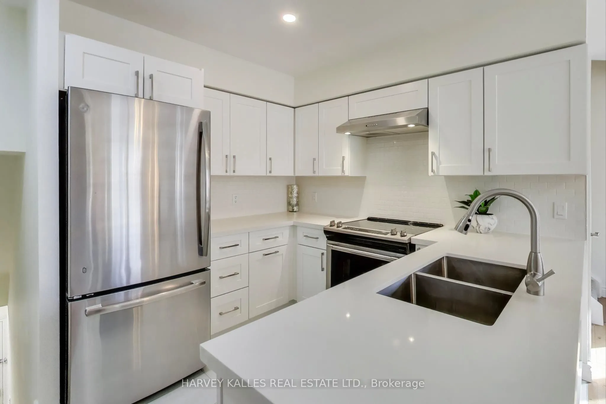 12 Sudbury Street, #3404