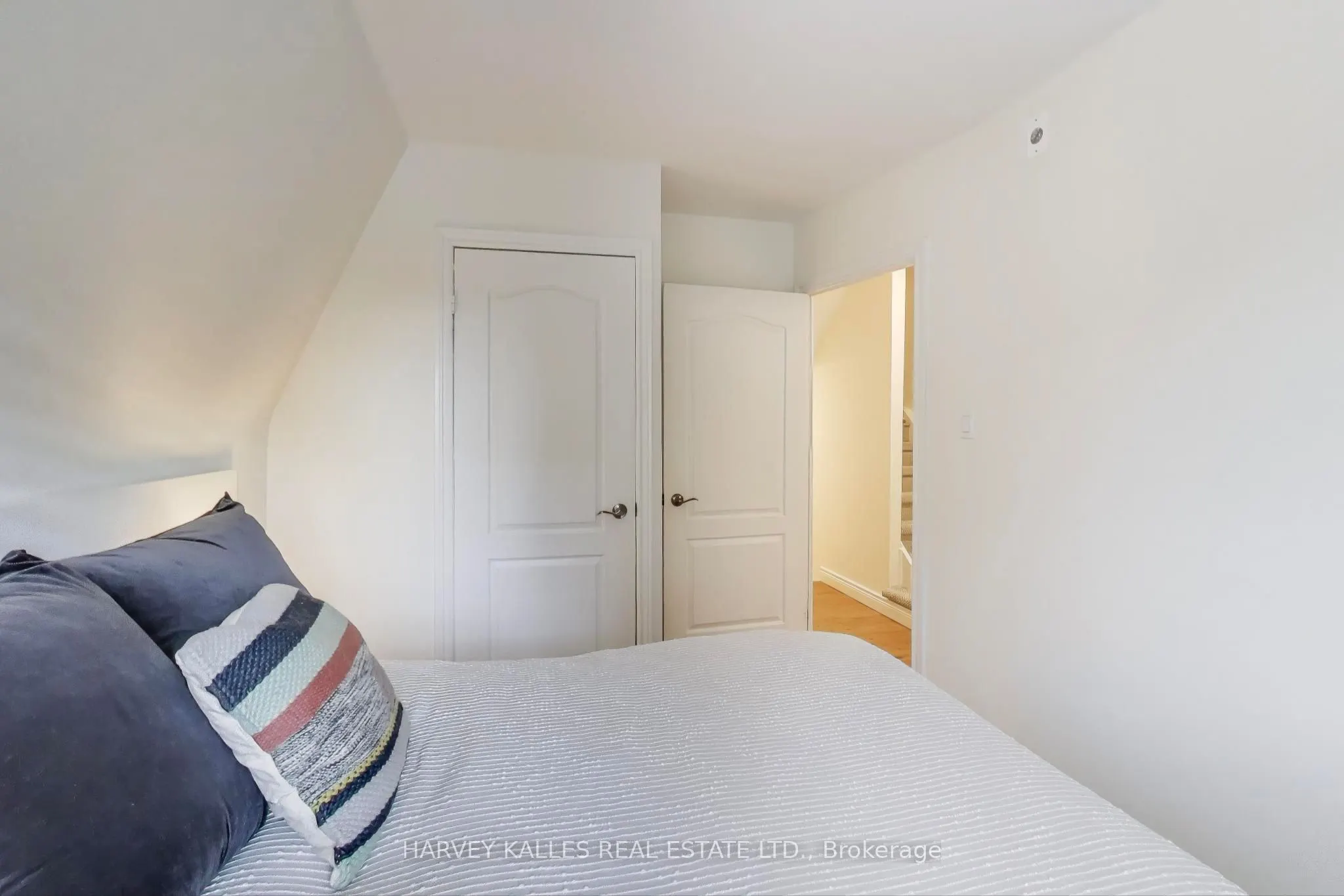 12 Sudbury Street, #3404