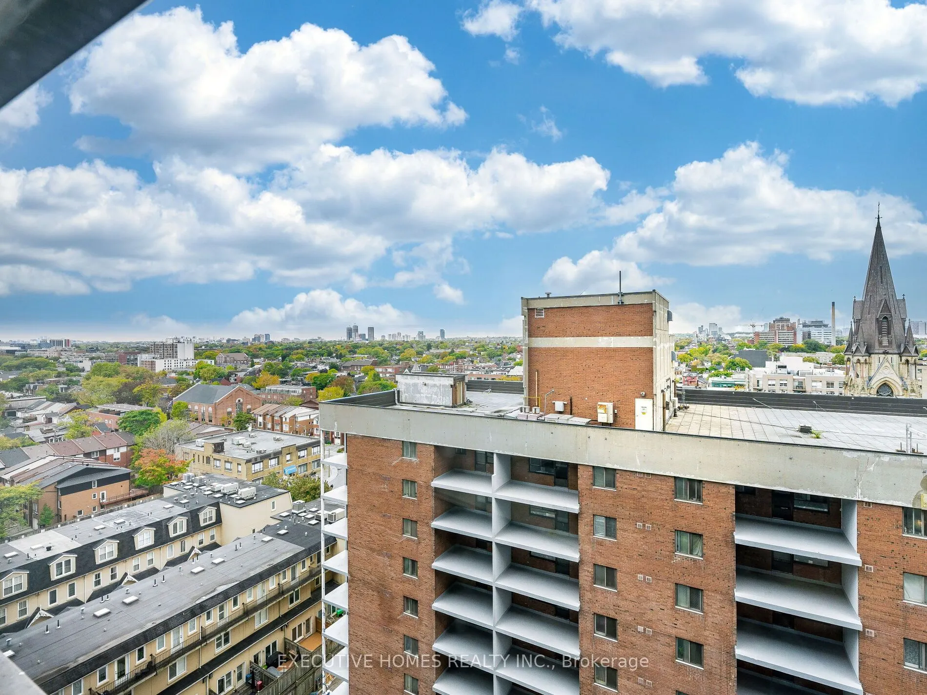 700 King Street W, #1004