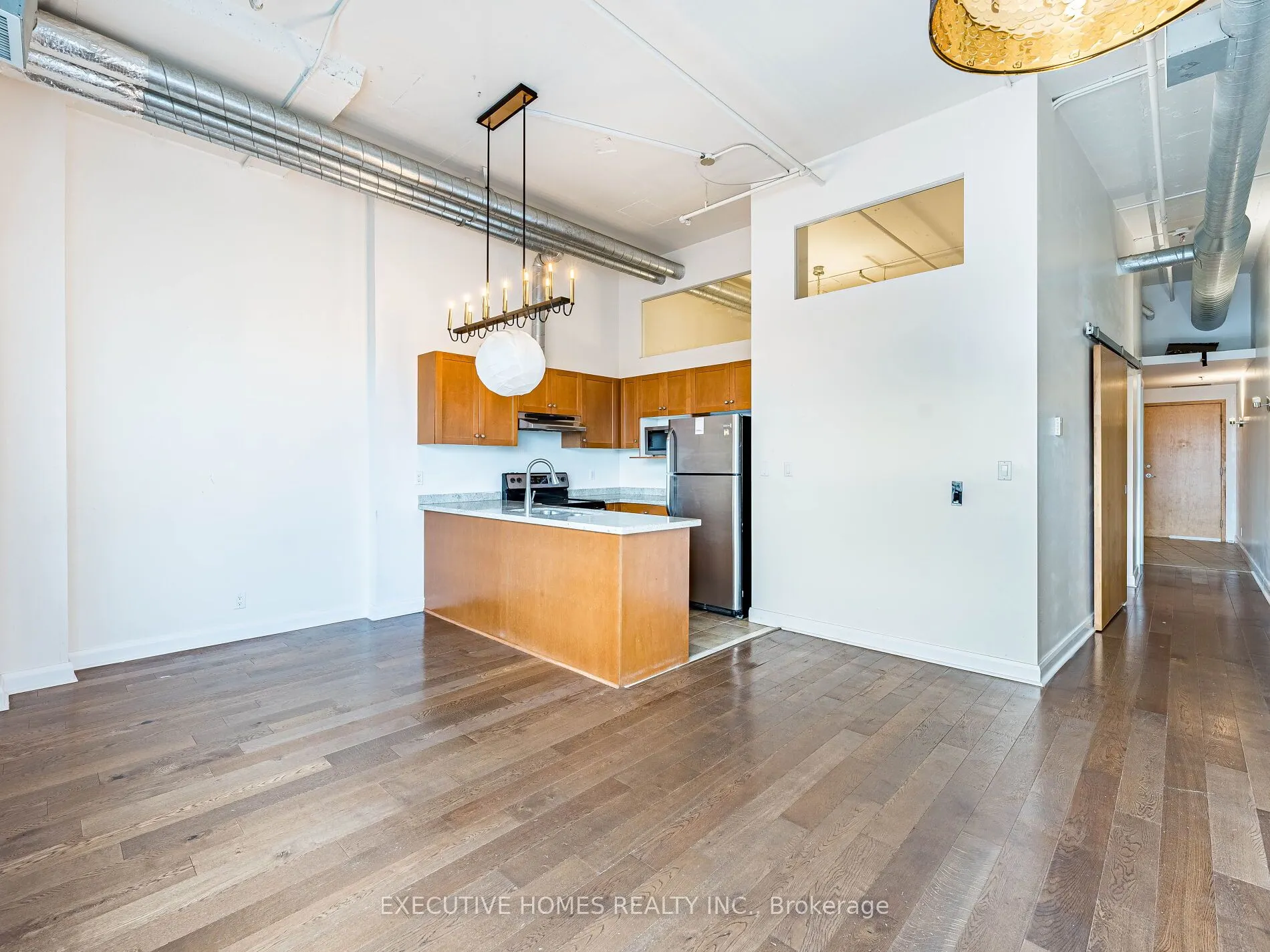 700 King Street W, #1004