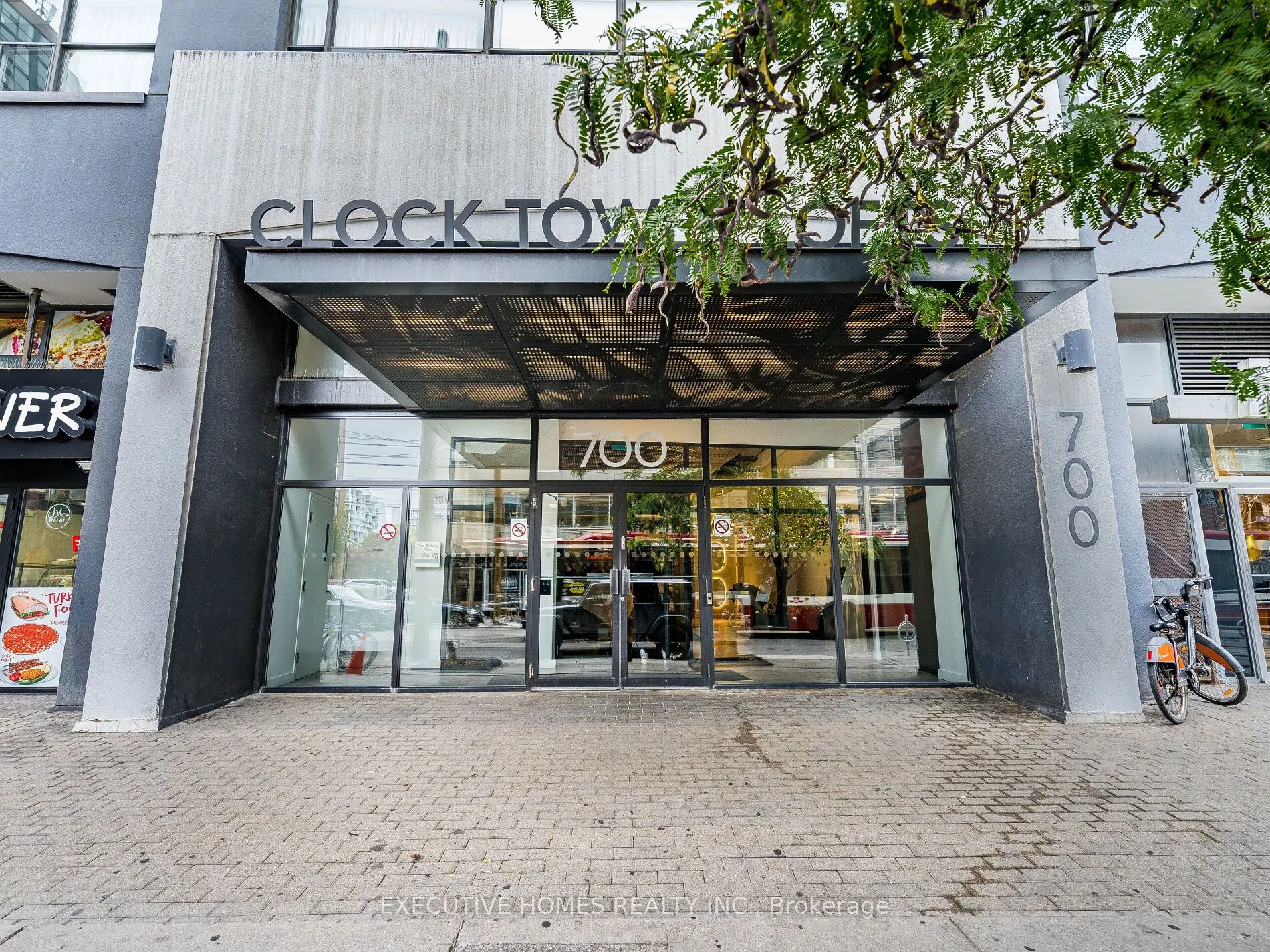 700 King Street W, #1004