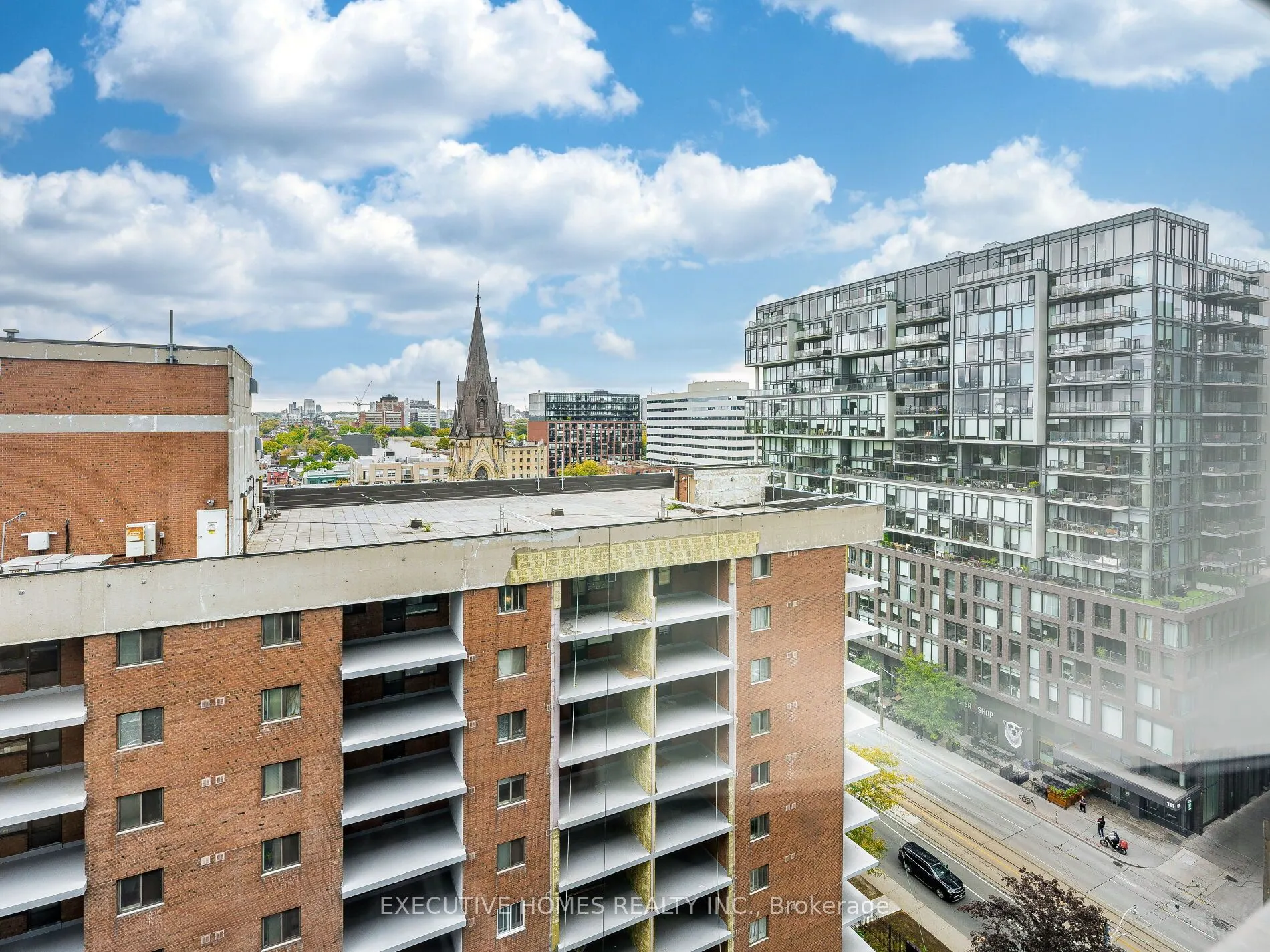 700 King Street W, #1004