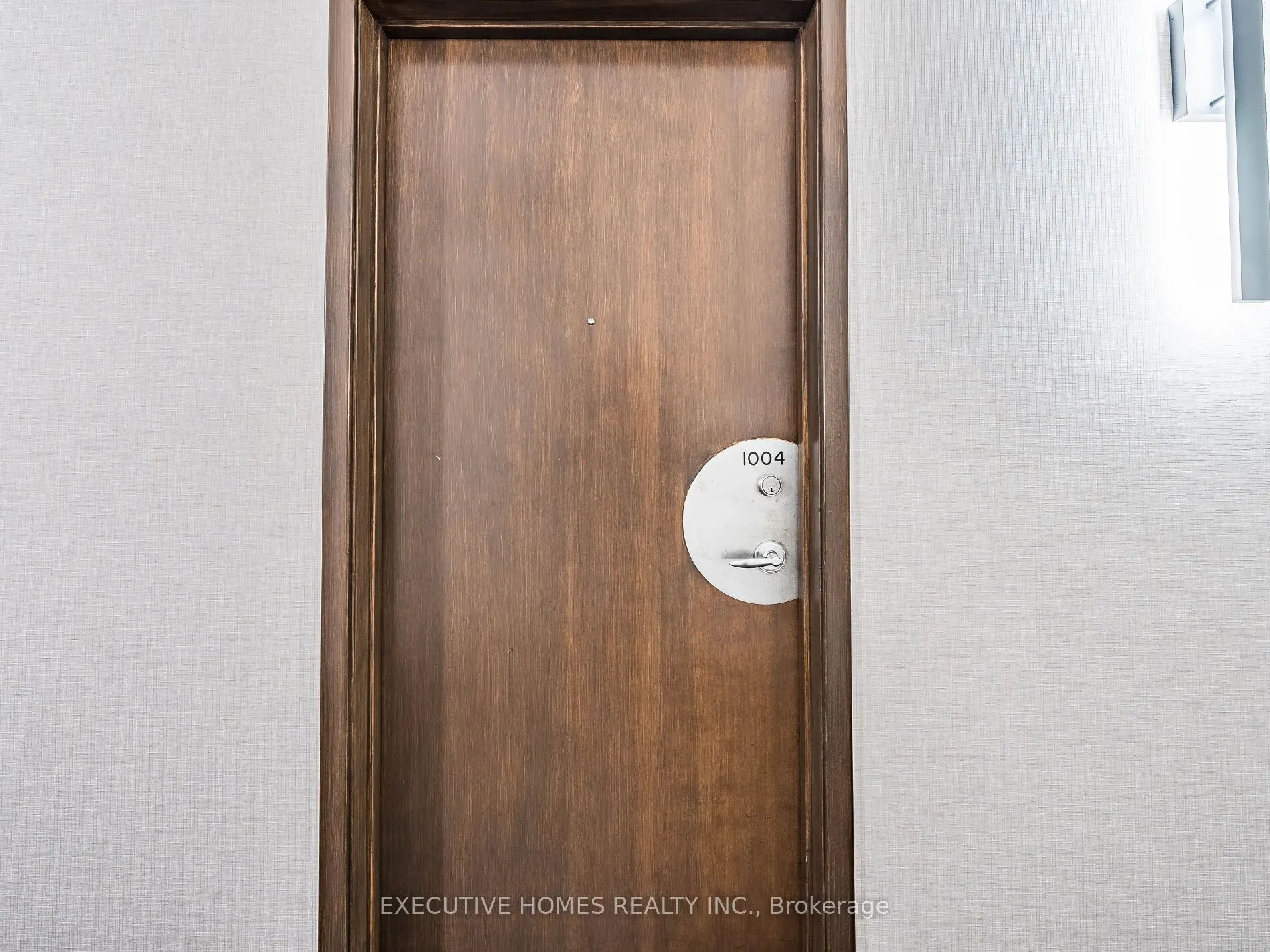 700 King Street W, #1004