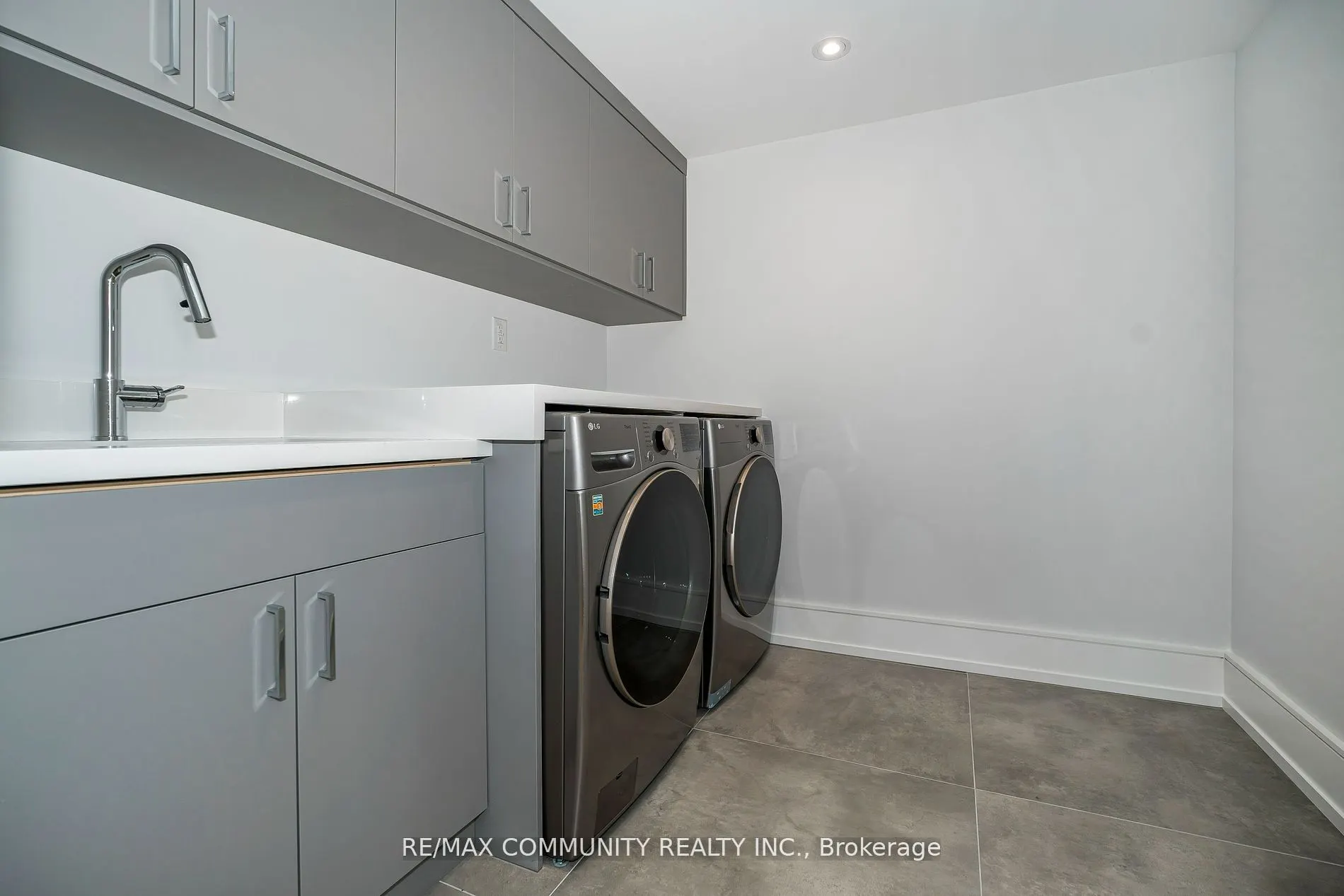 30 Kellythorne Drive