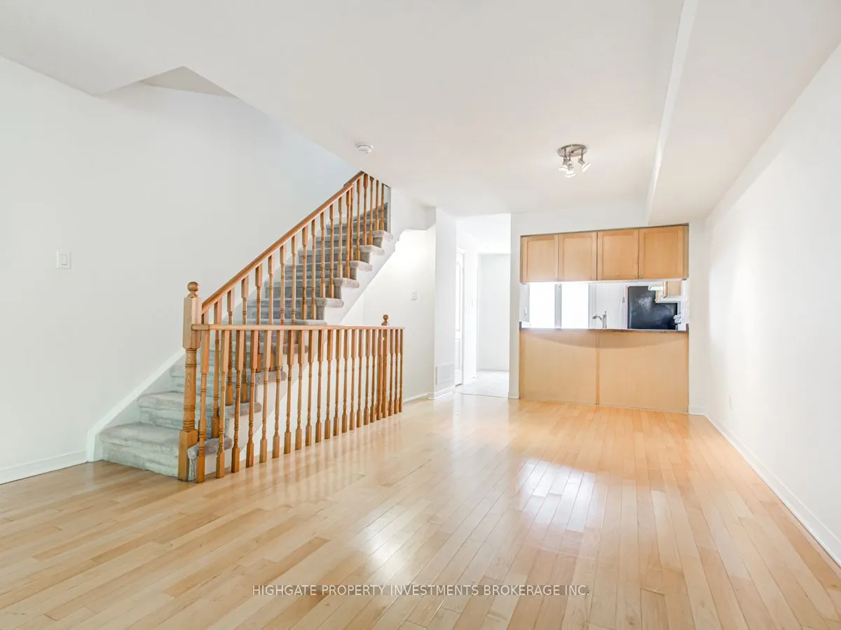 12 Sudbury Street, #2805