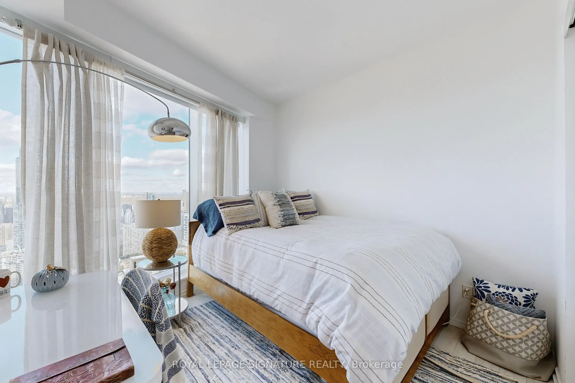 197 Yonge Street, #5811