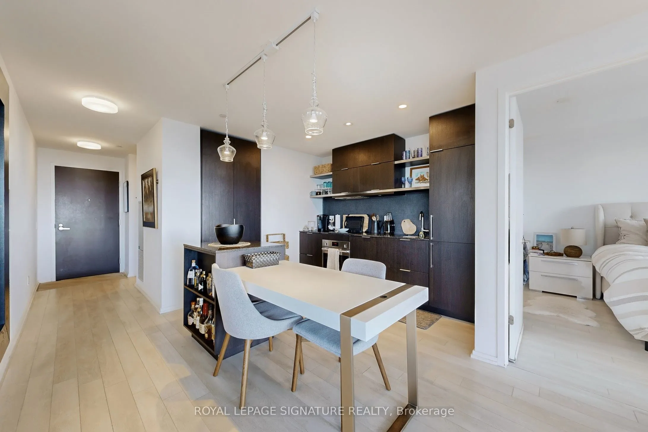 197 Yonge Street, #5811