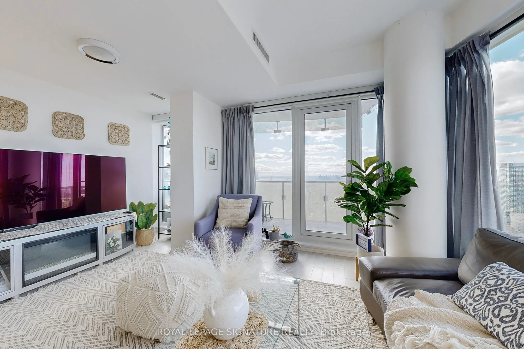 197 Yonge Street, #5811