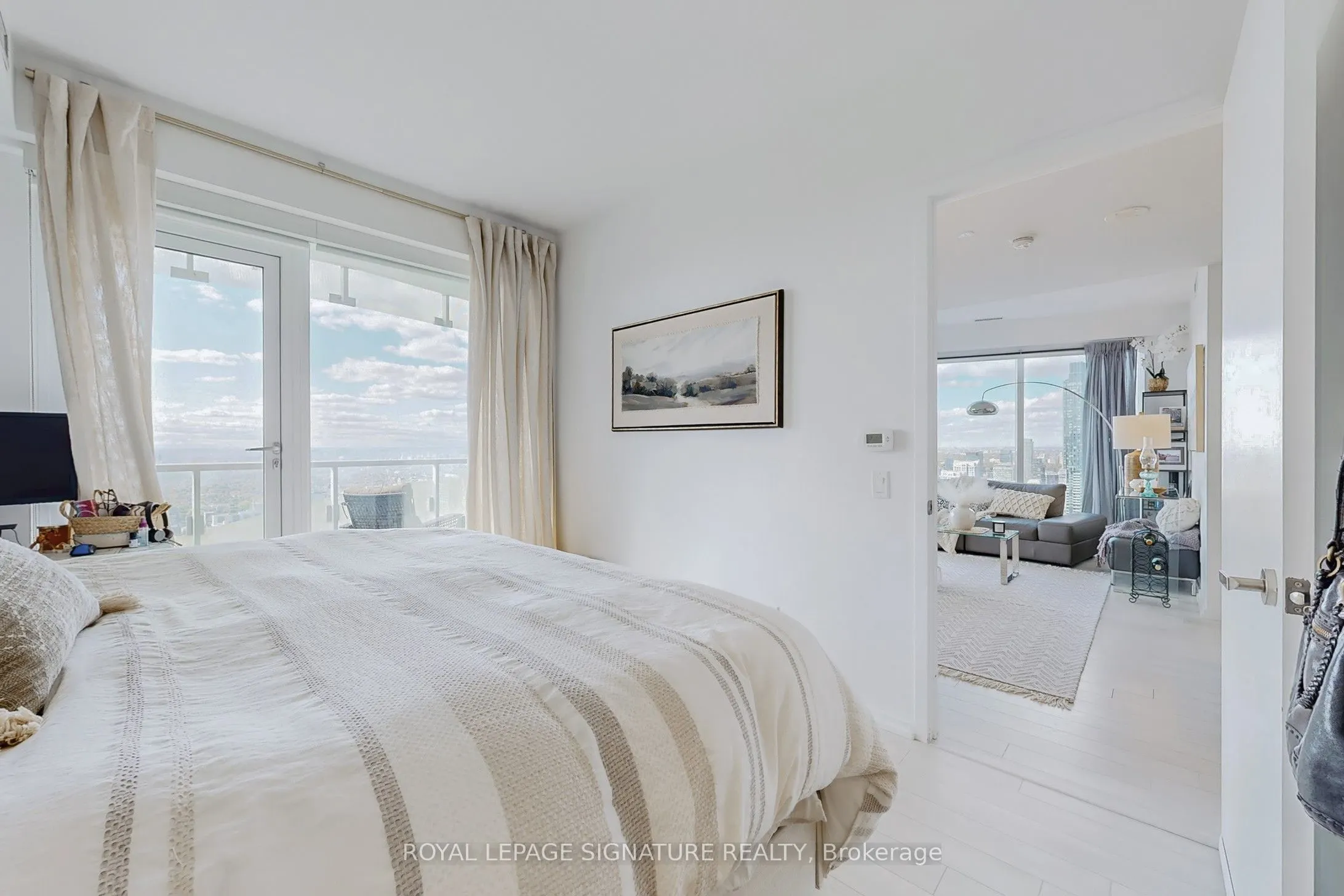 197 Yonge Street, #5811