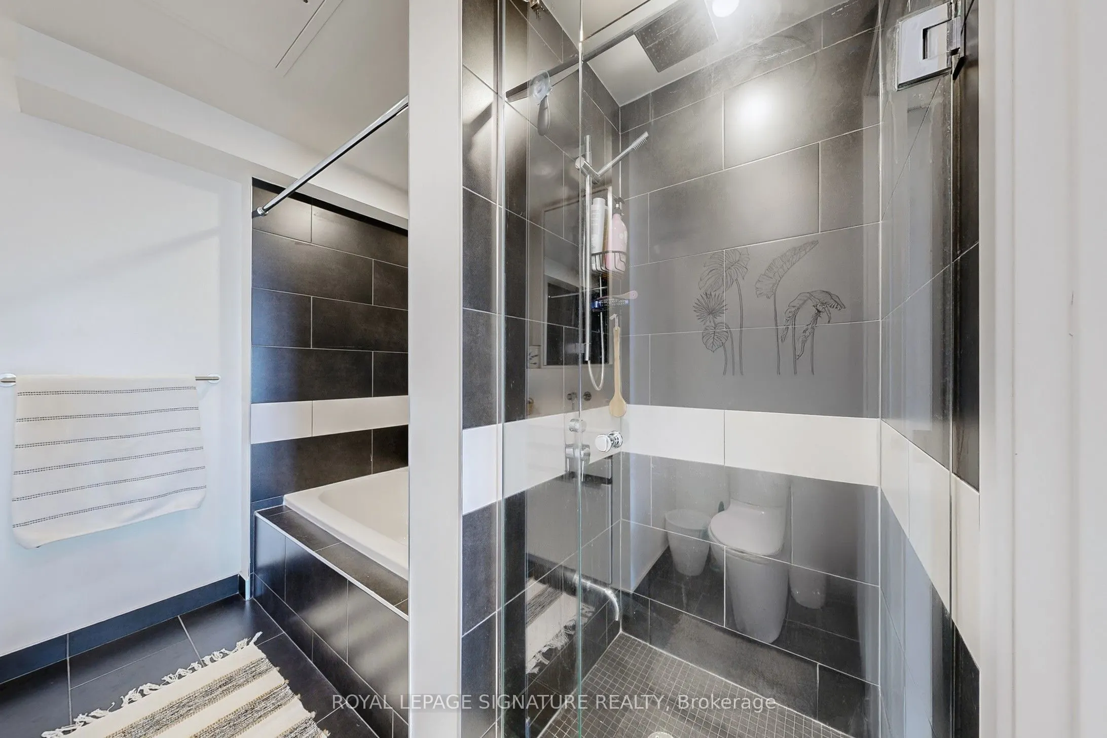 197 Yonge Street, #5811