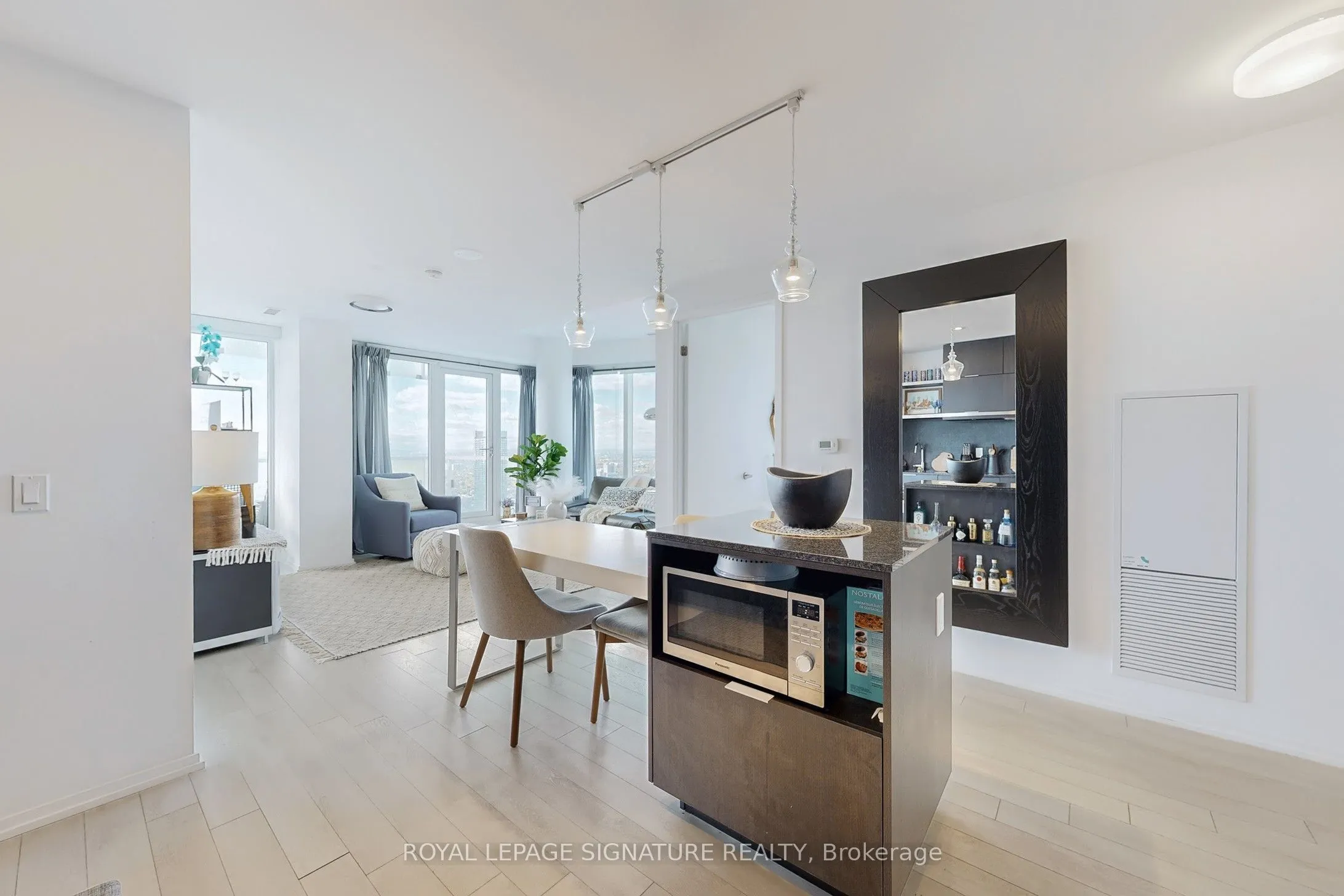 197 Yonge Street, #5811