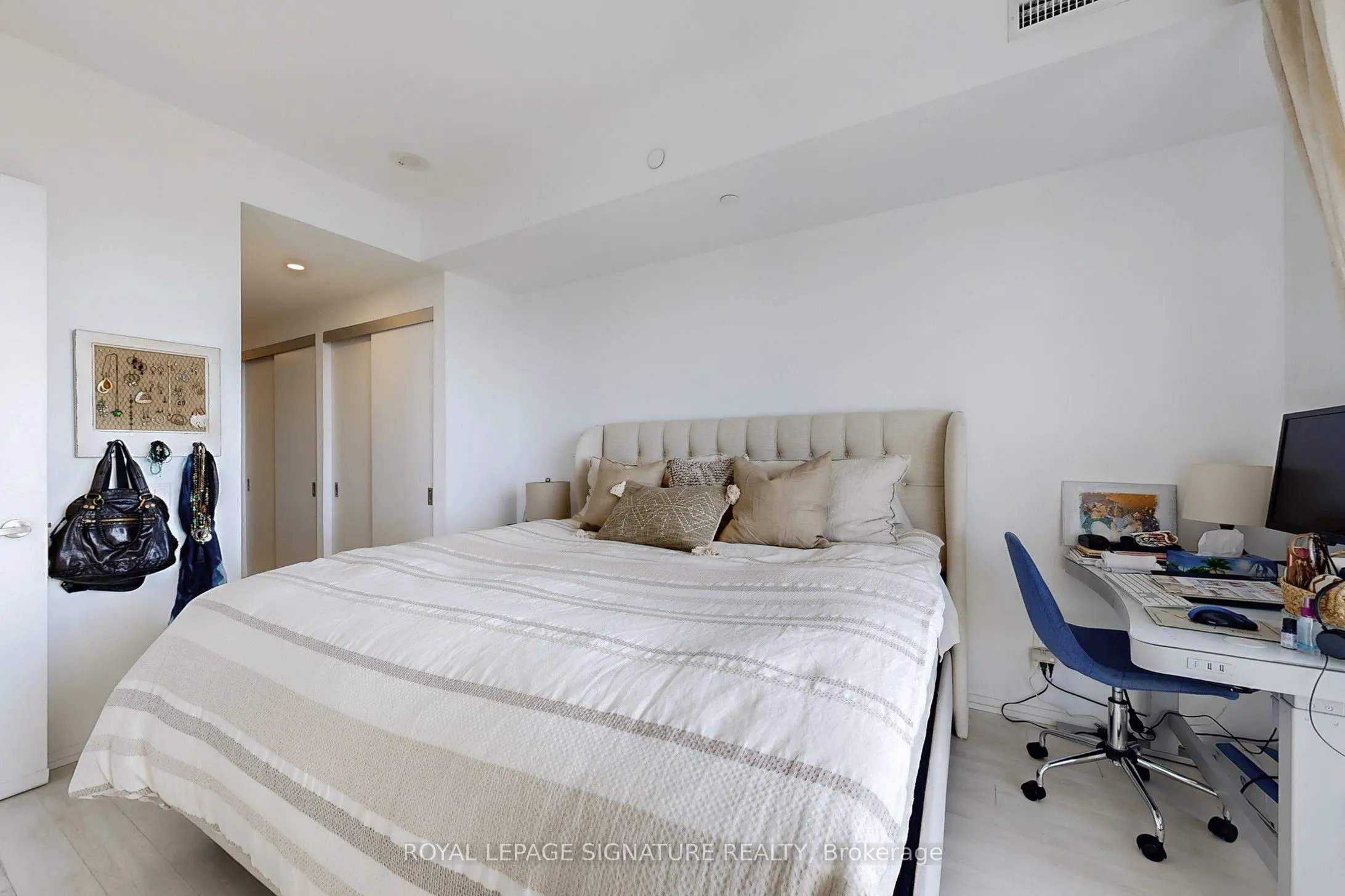 197 Yonge Street, #5811