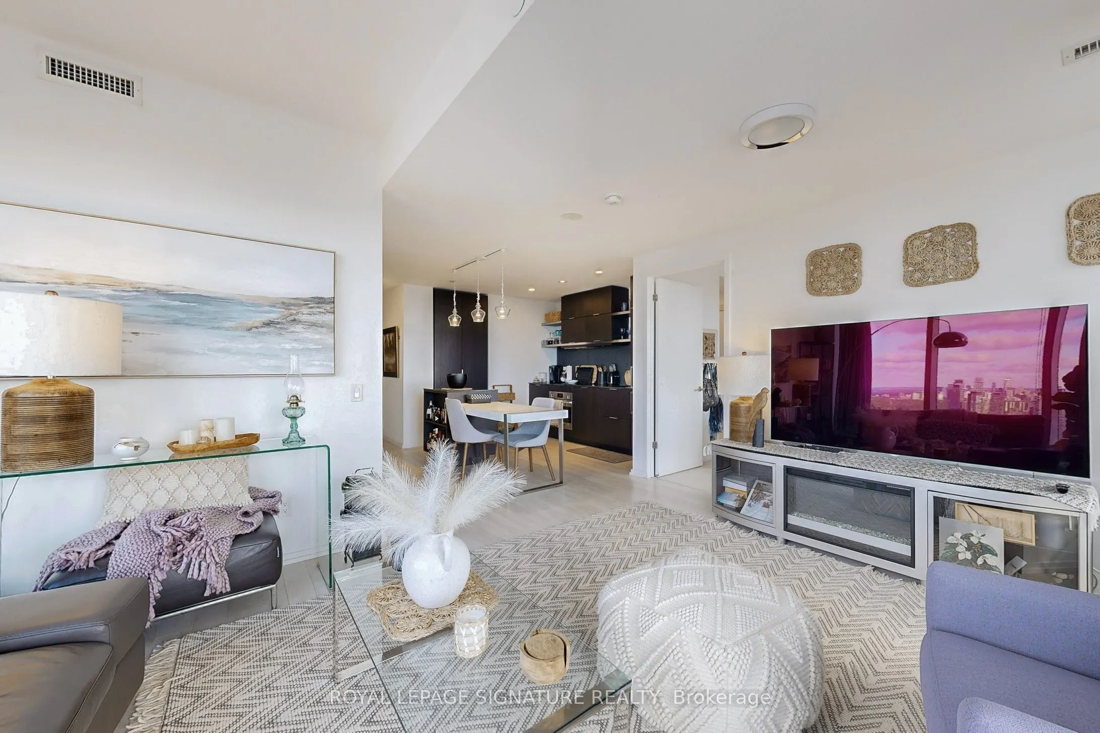 197 Yonge Street, #5811