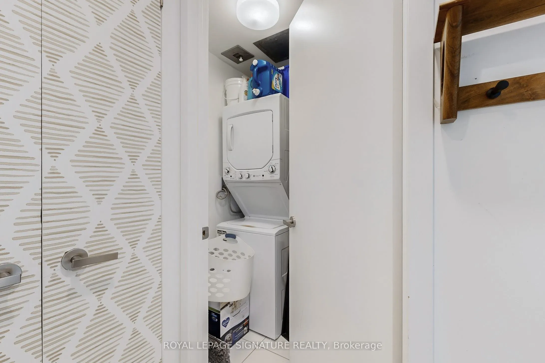 197 Yonge Street, #5811