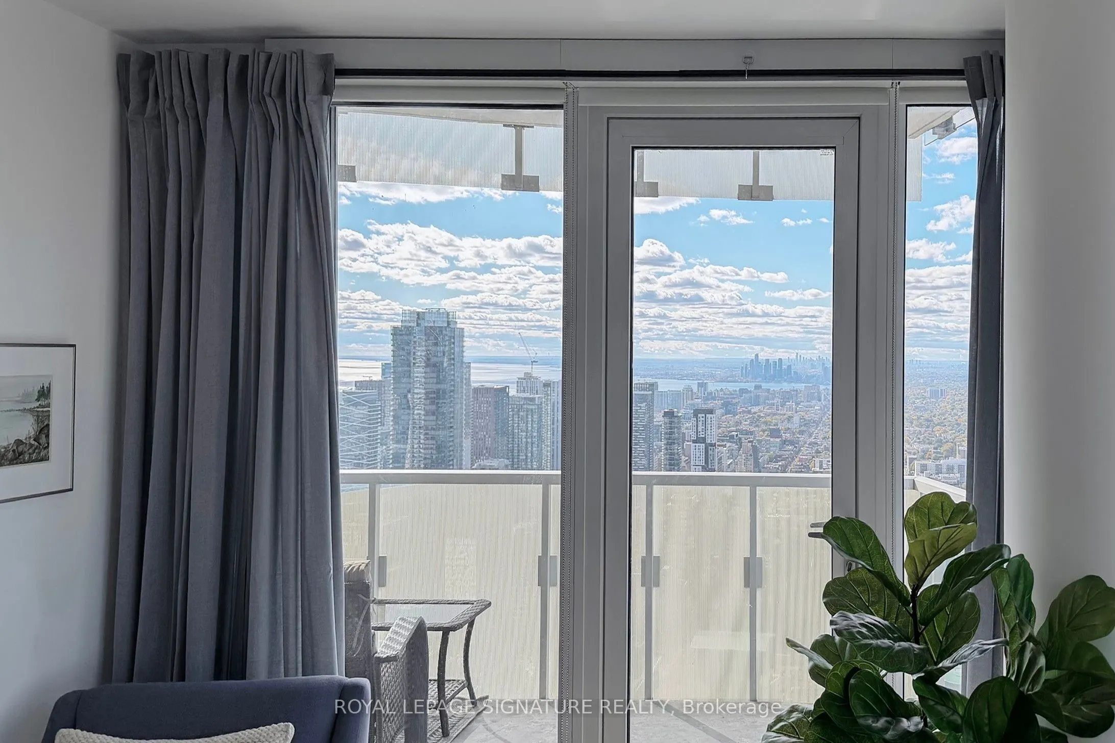 197 Yonge Street, #5811