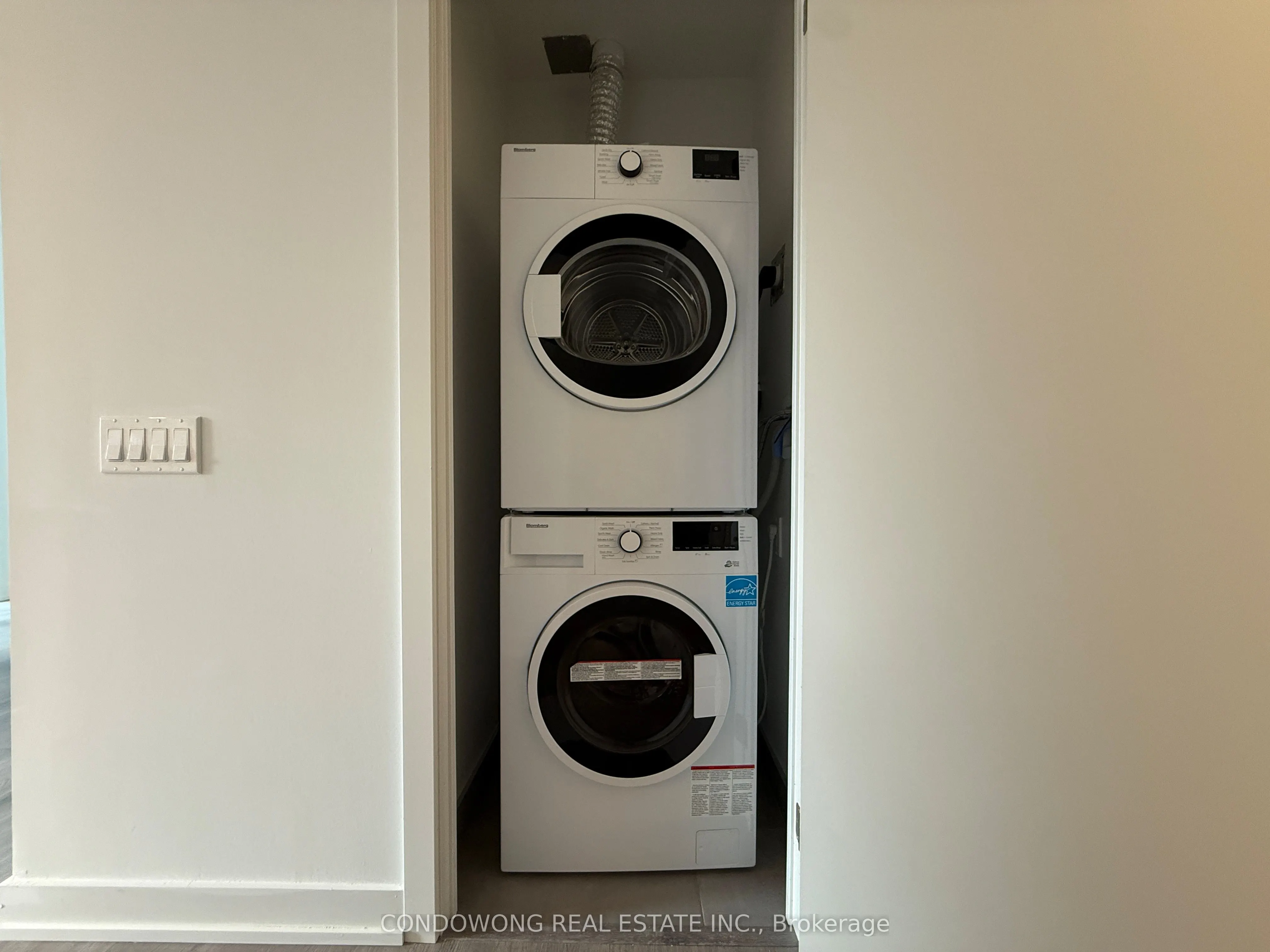 8 Wellesley Street W, #809