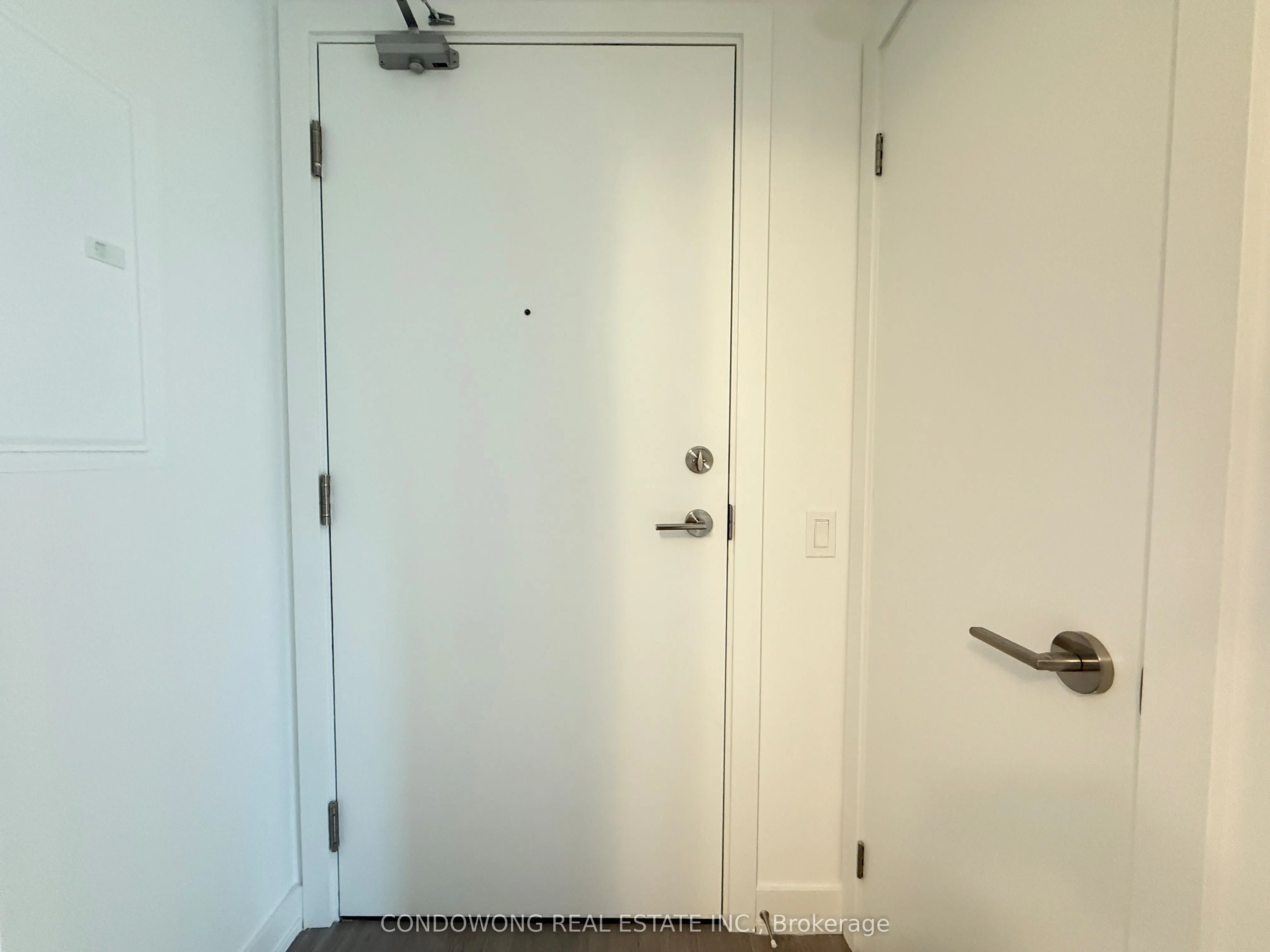 8 Wellesley Street W, #809