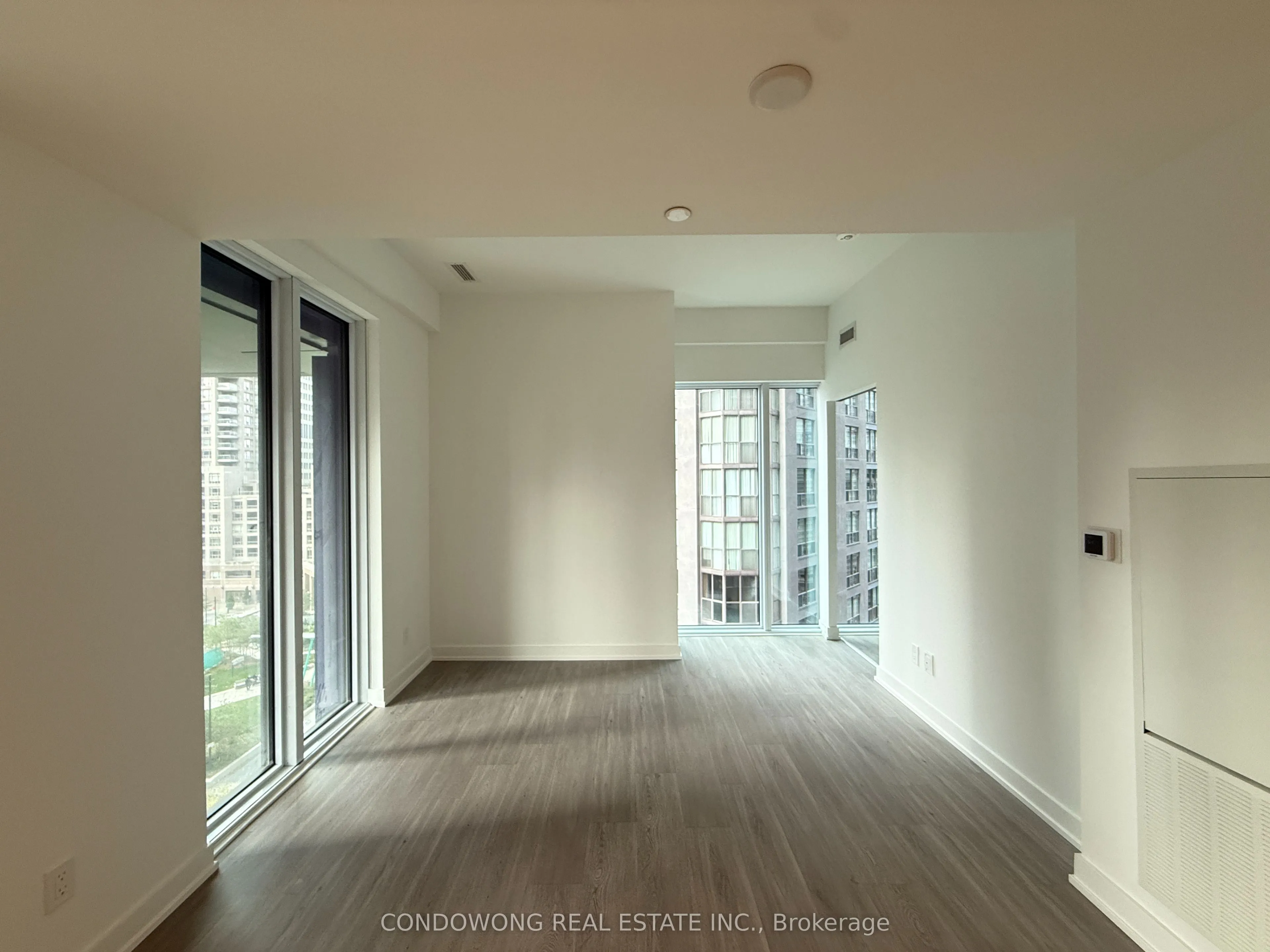 8 Wellesley Street W, #809