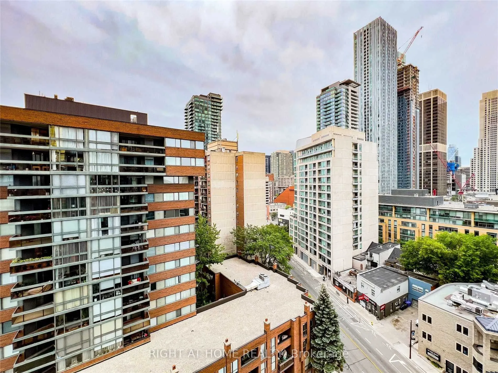 32 Davenport Road, #1106