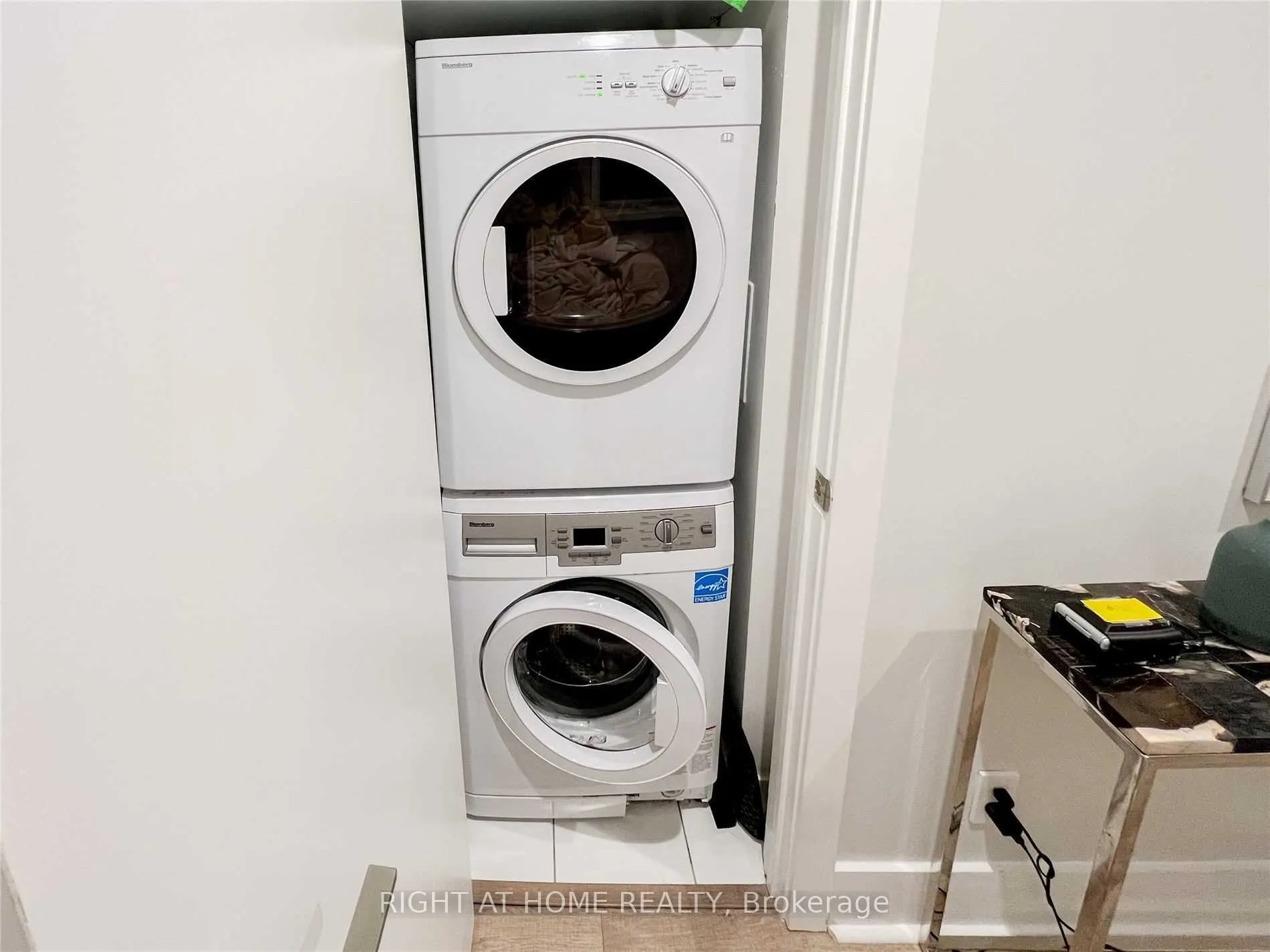 32 Davenport Road, #1106