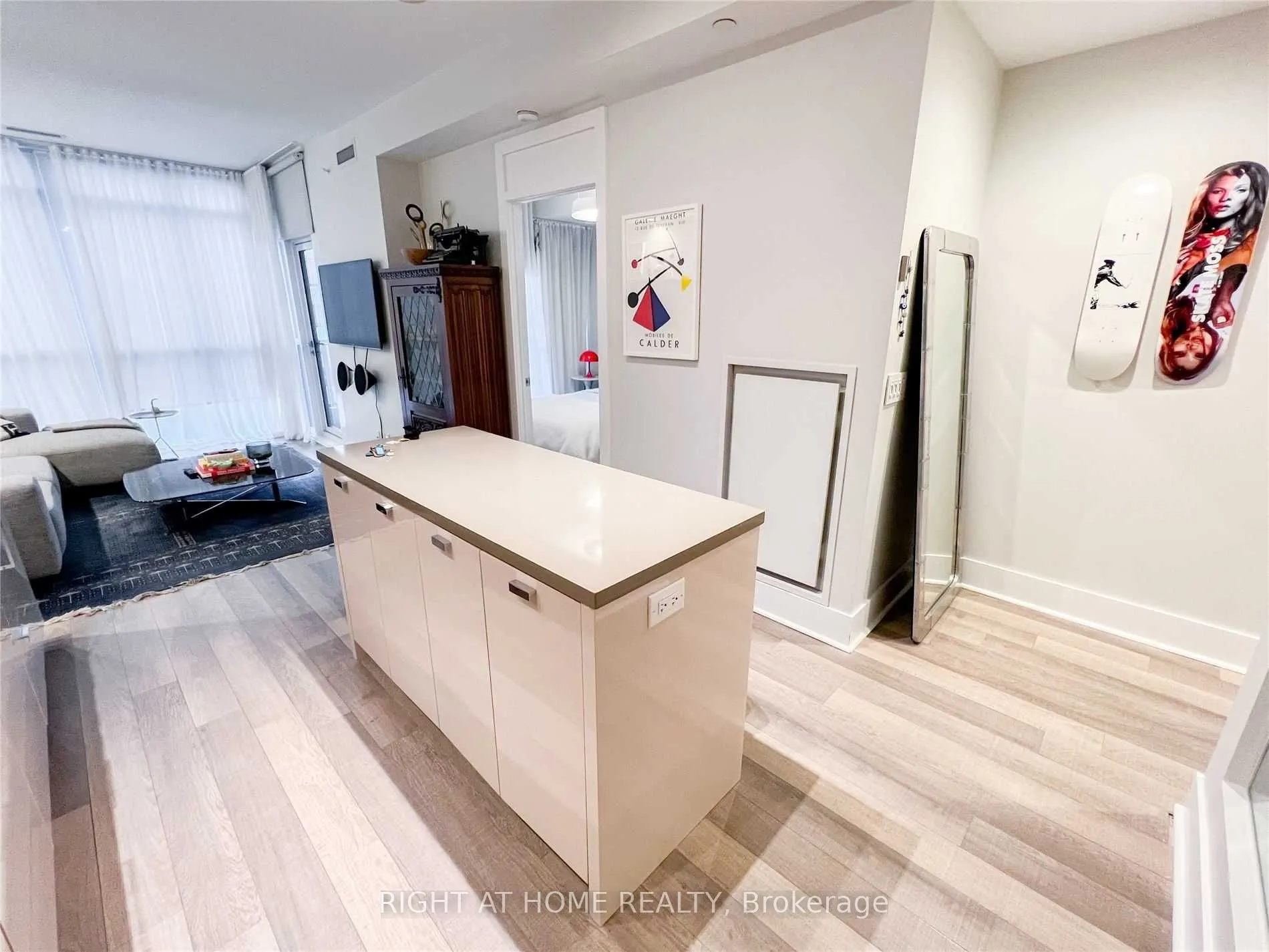 32 Davenport Road, #1106