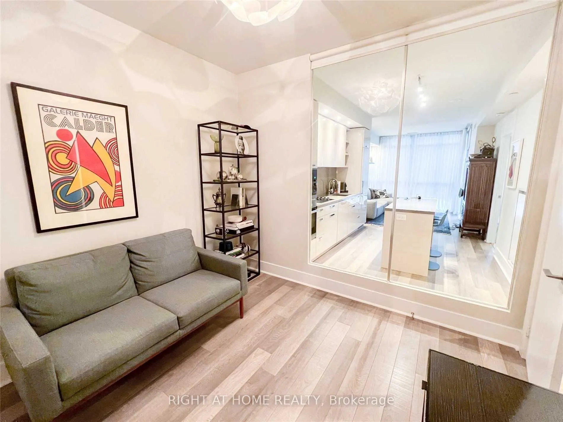 32 Davenport Road, #1106