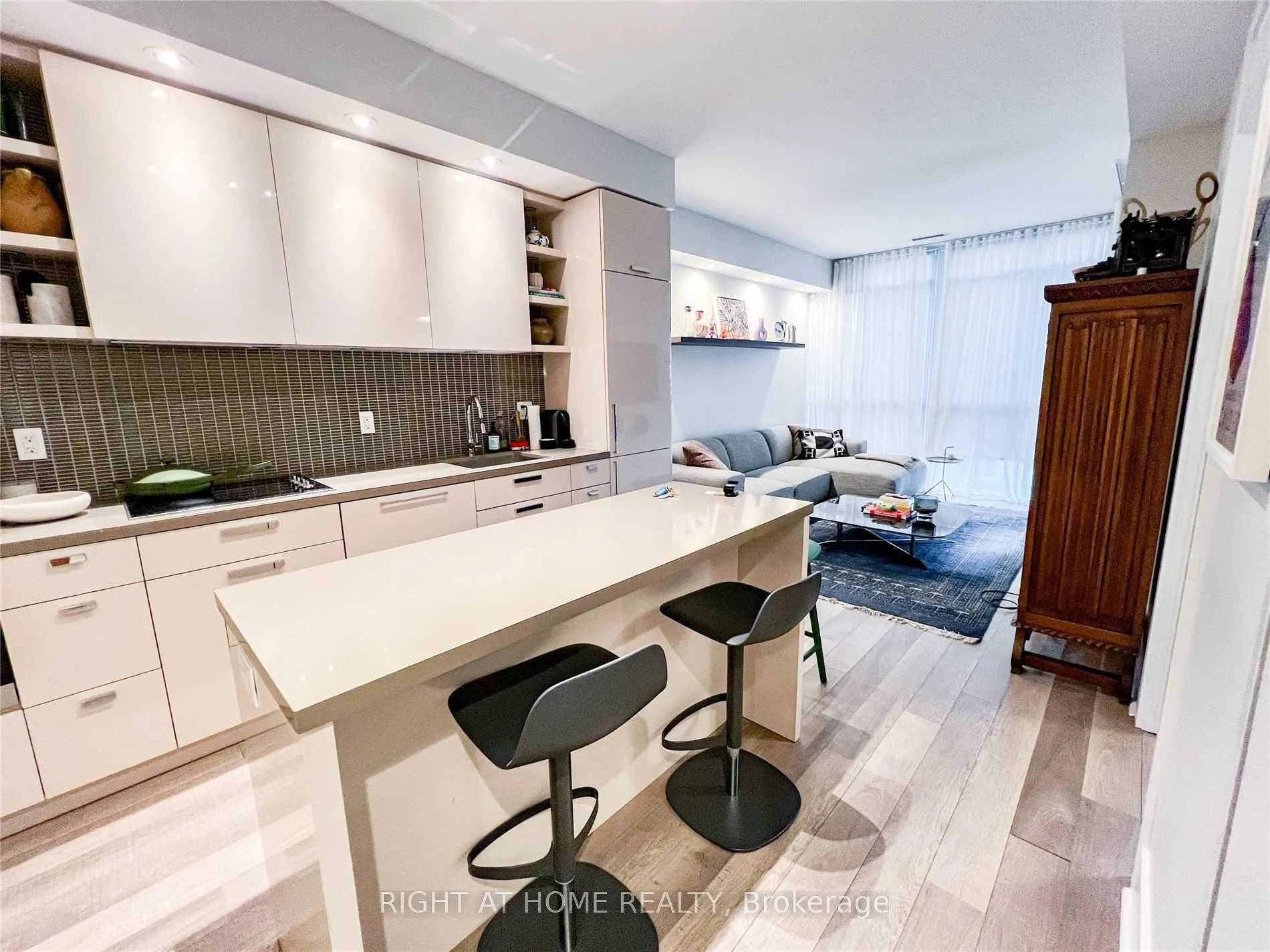 32 Davenport Road, #1106