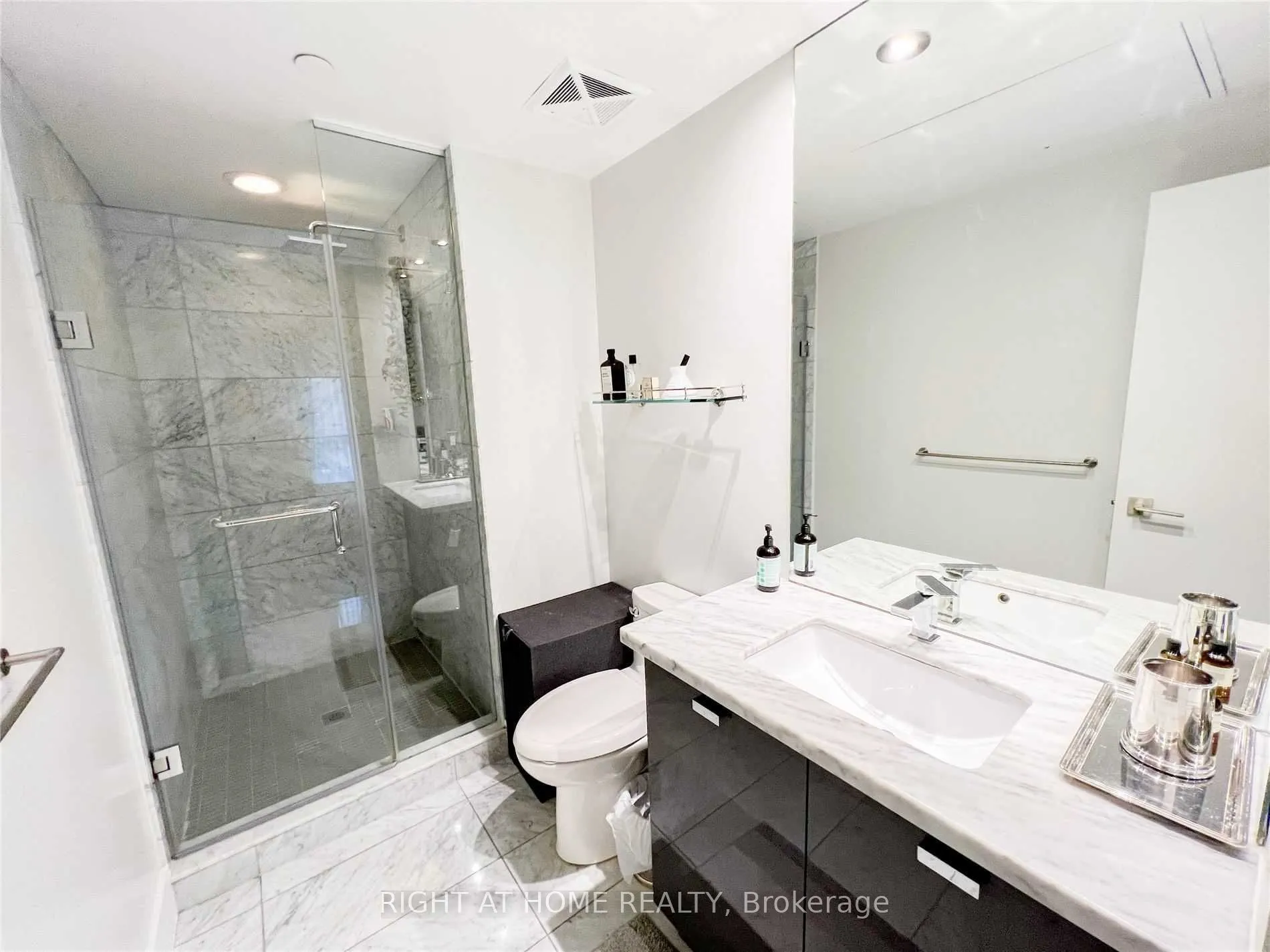 32 Davenport Road, #1106