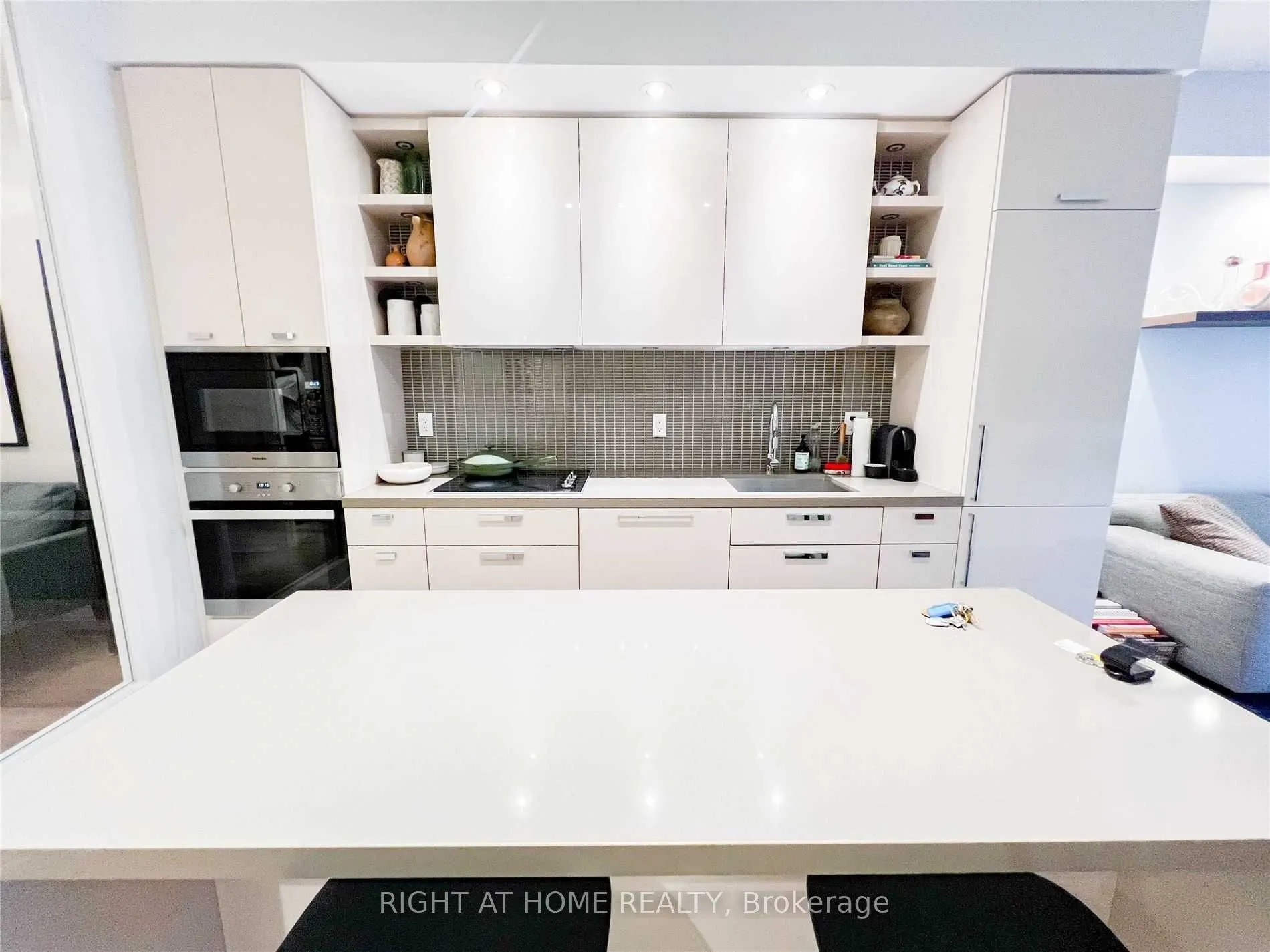 32 Davenport Road, #1106