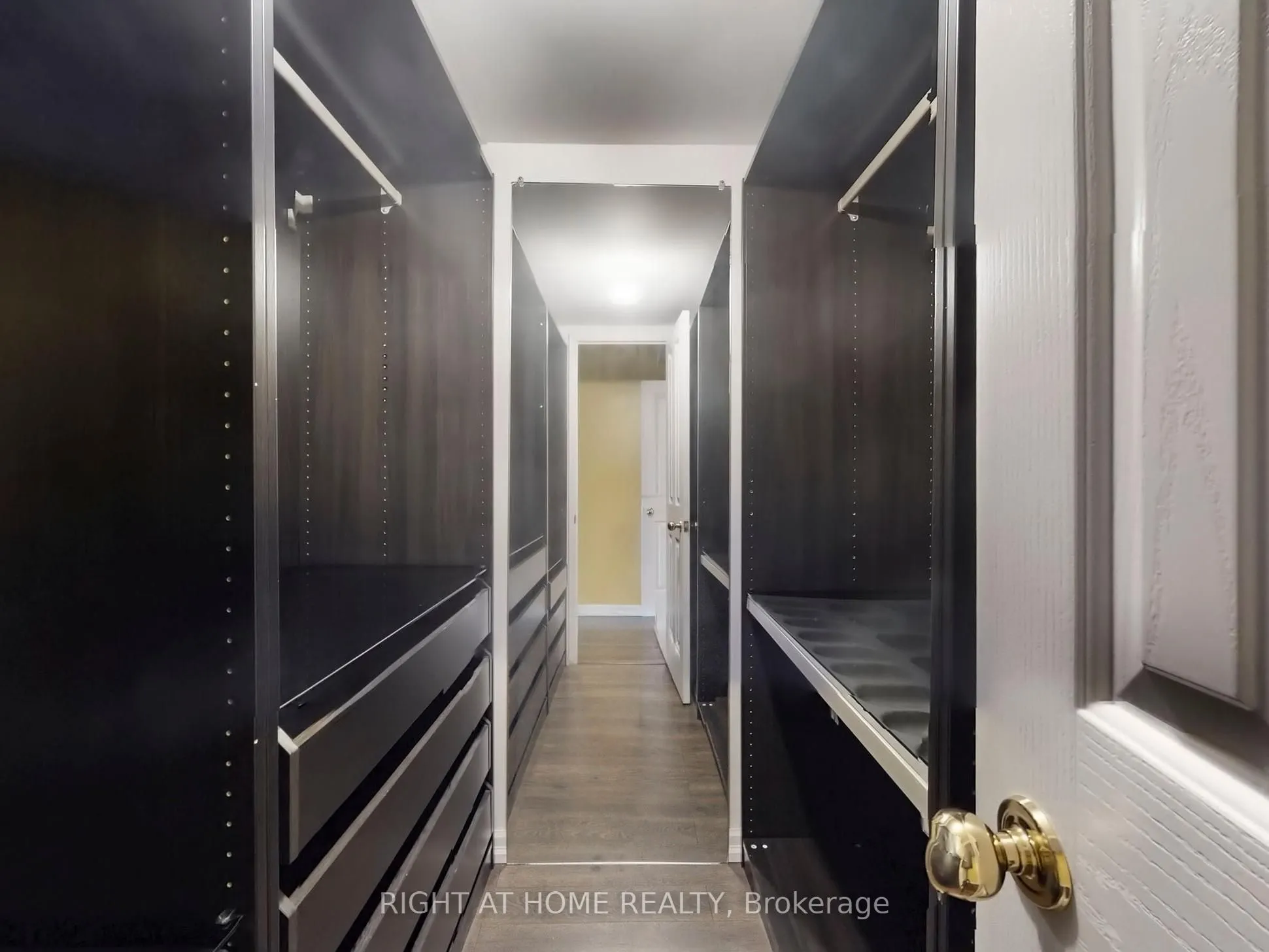 28 HOLLYWOOD Avenue, #1205