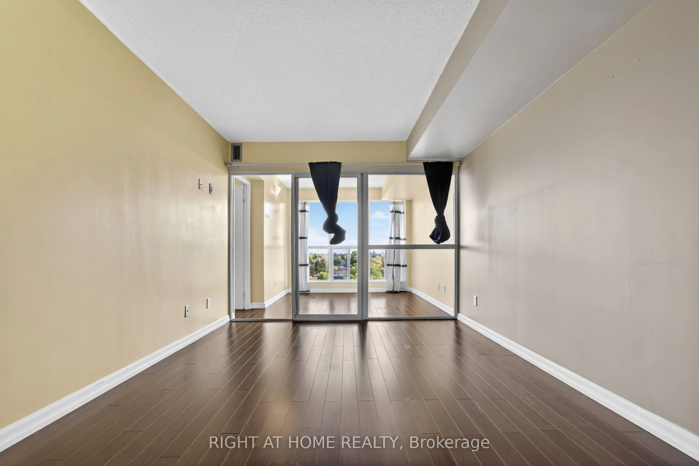 28 HOLLYWOOD Avenue, #1205