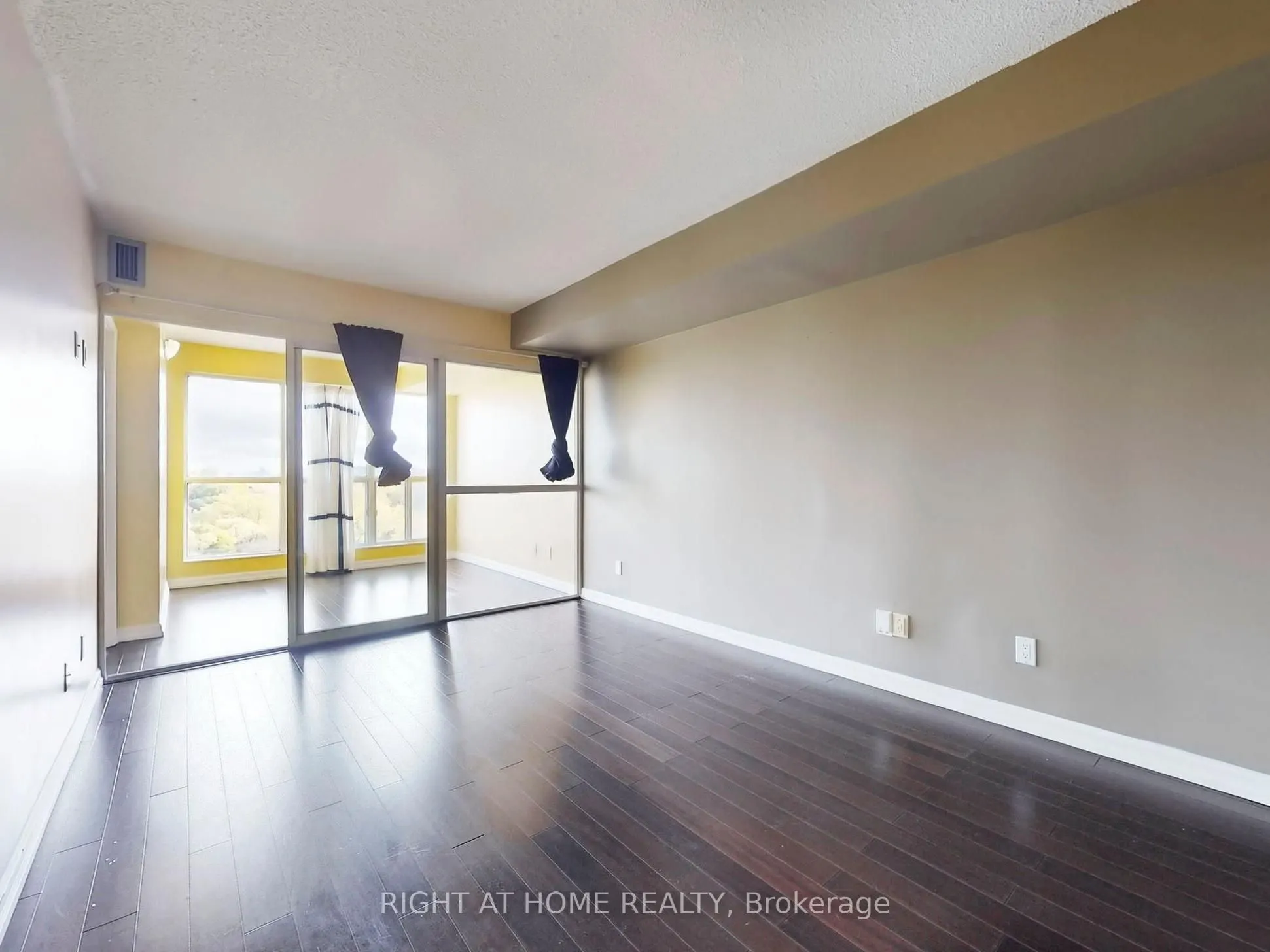 28 HOLLYWOOD Avenue, #1205