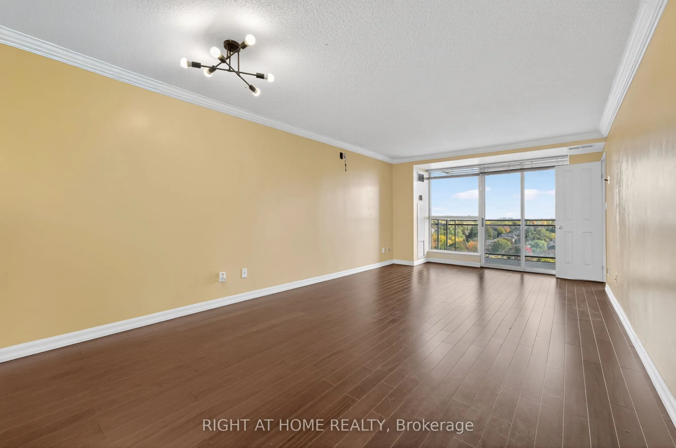 28 HOLLYWOOD Avenue, #1205