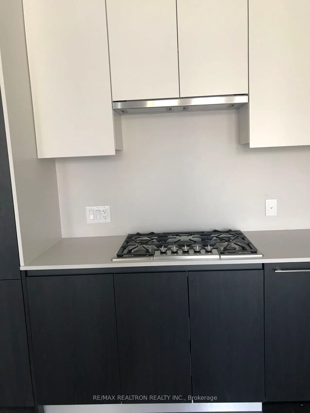 81 Wellesley Street E, #405