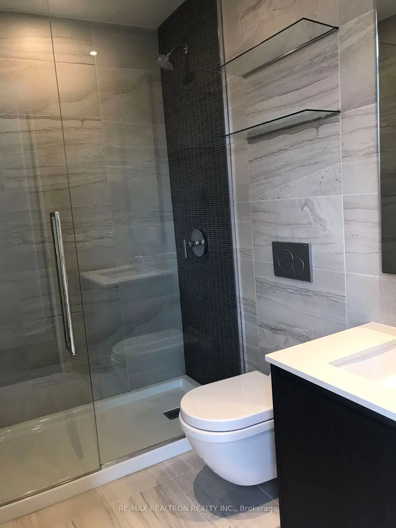 81 Wellesley Street E, #405