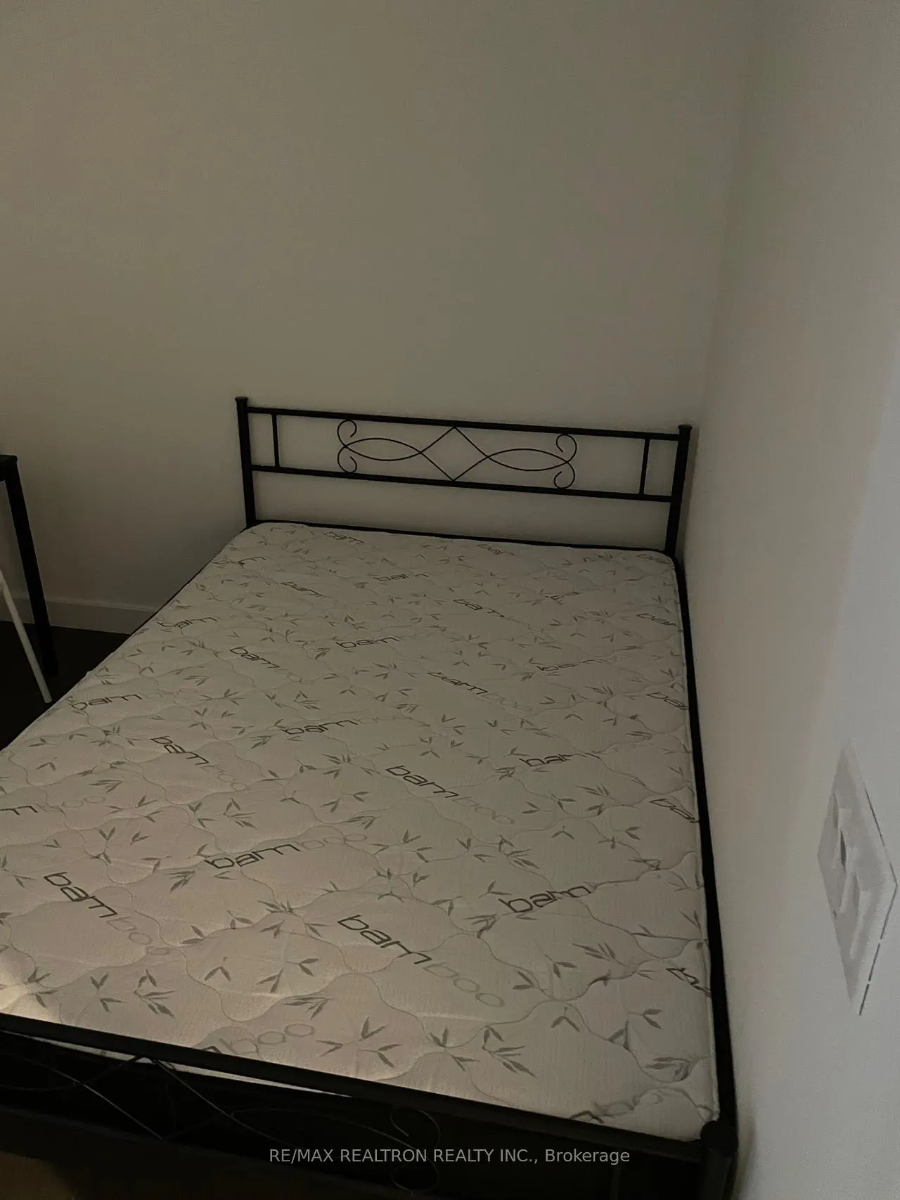 81 Wellesley Street E, #405