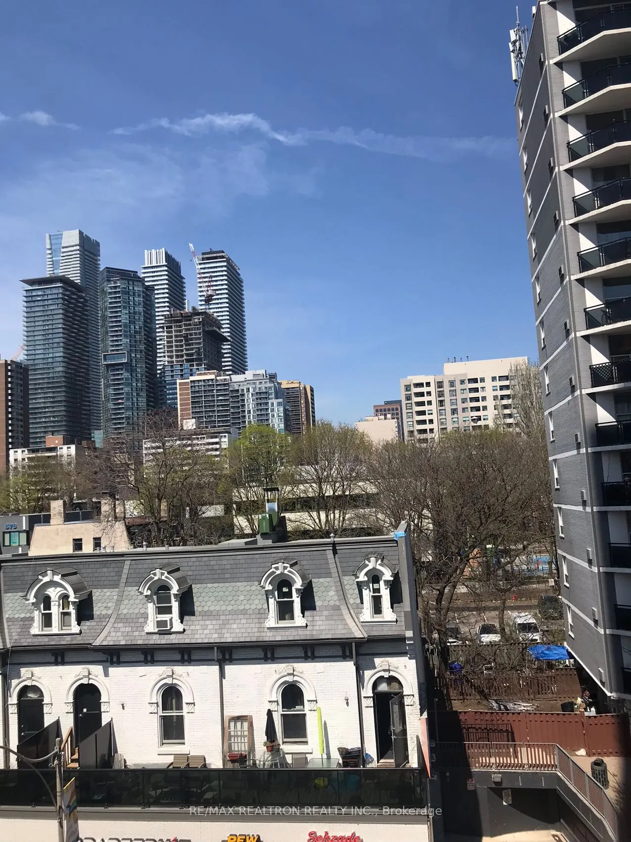 81 Wellesley Street E, #405