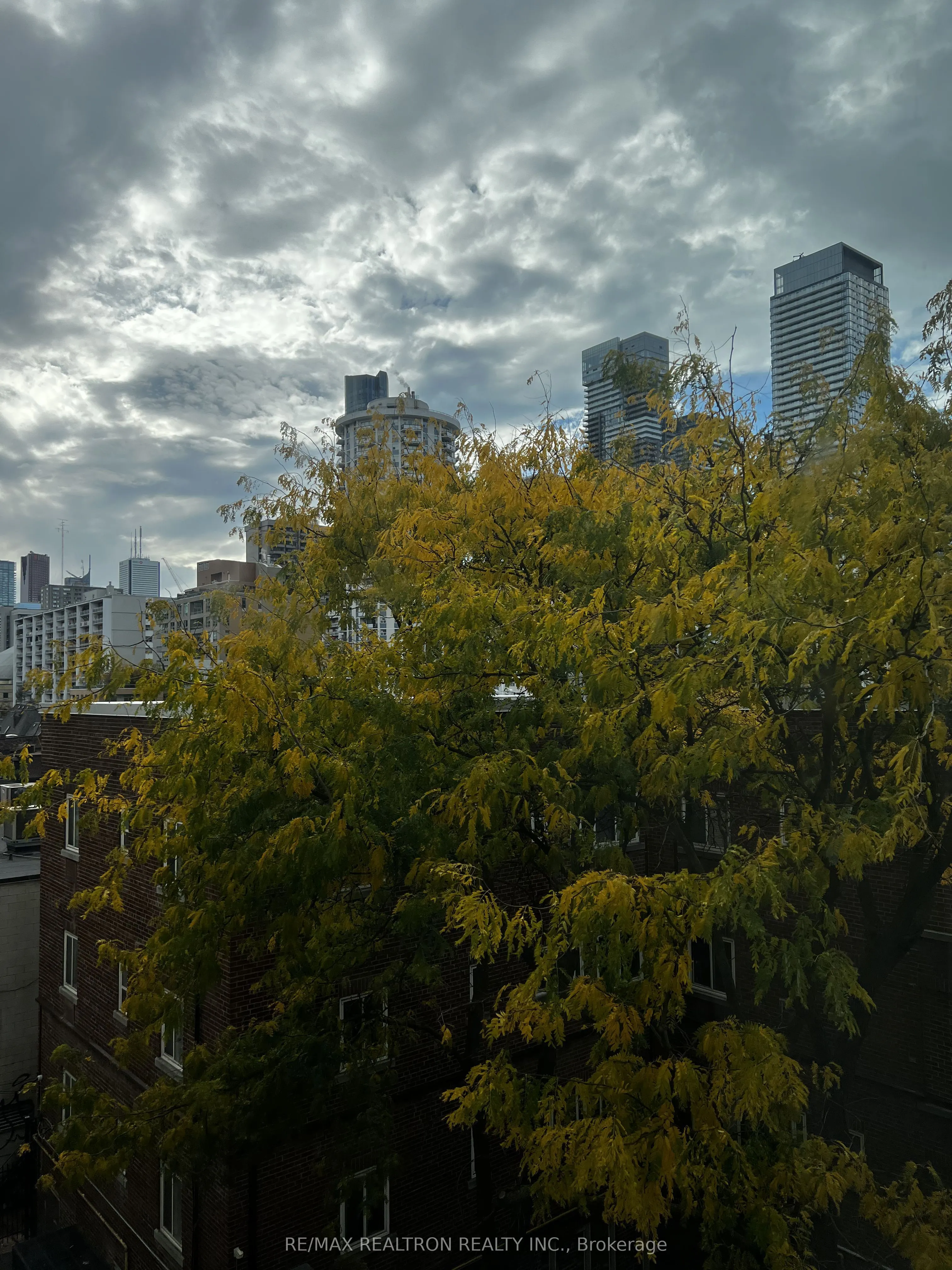 81 Wellesley Street E, #405