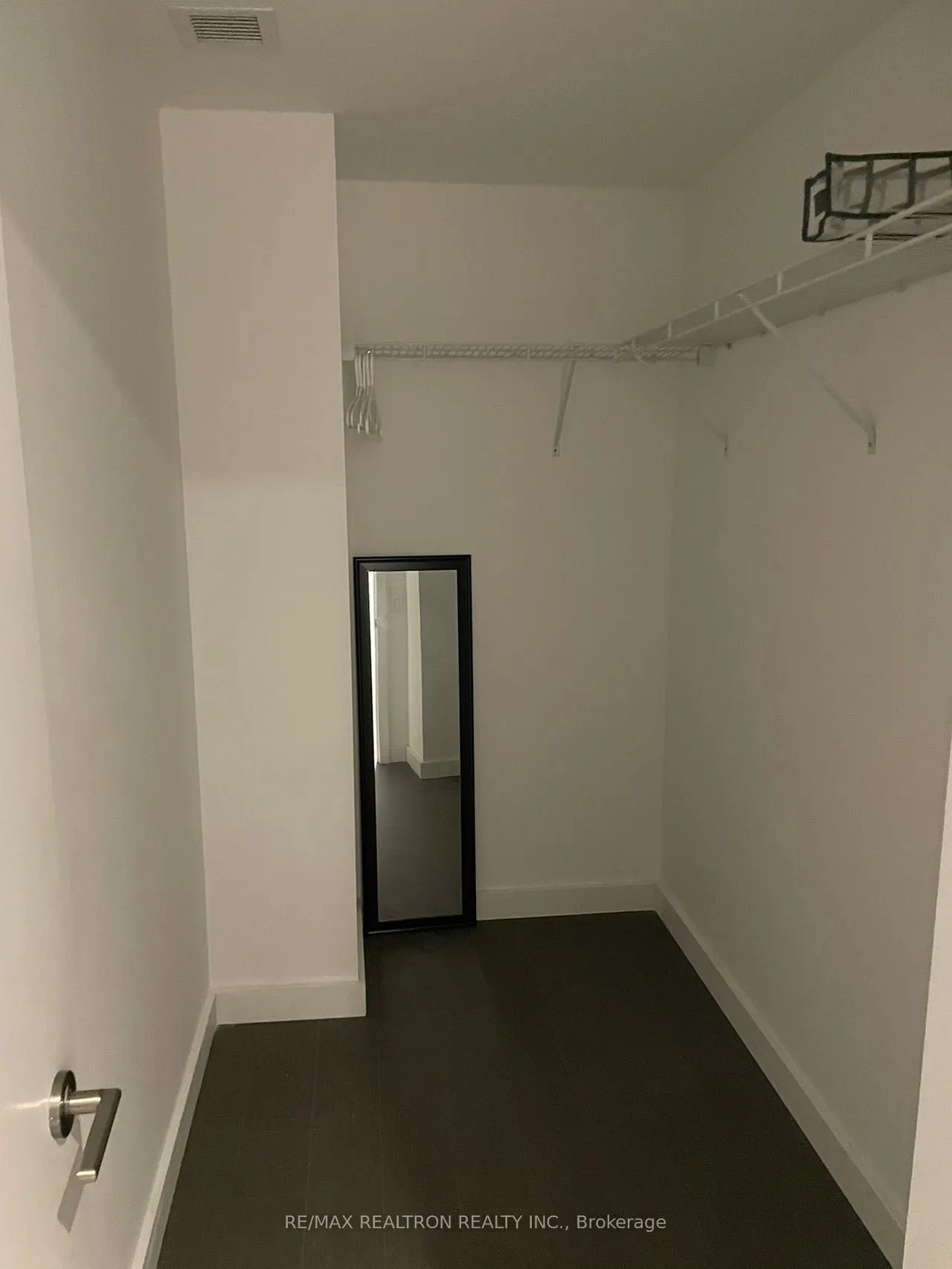 81 Wellesley Street E, #405