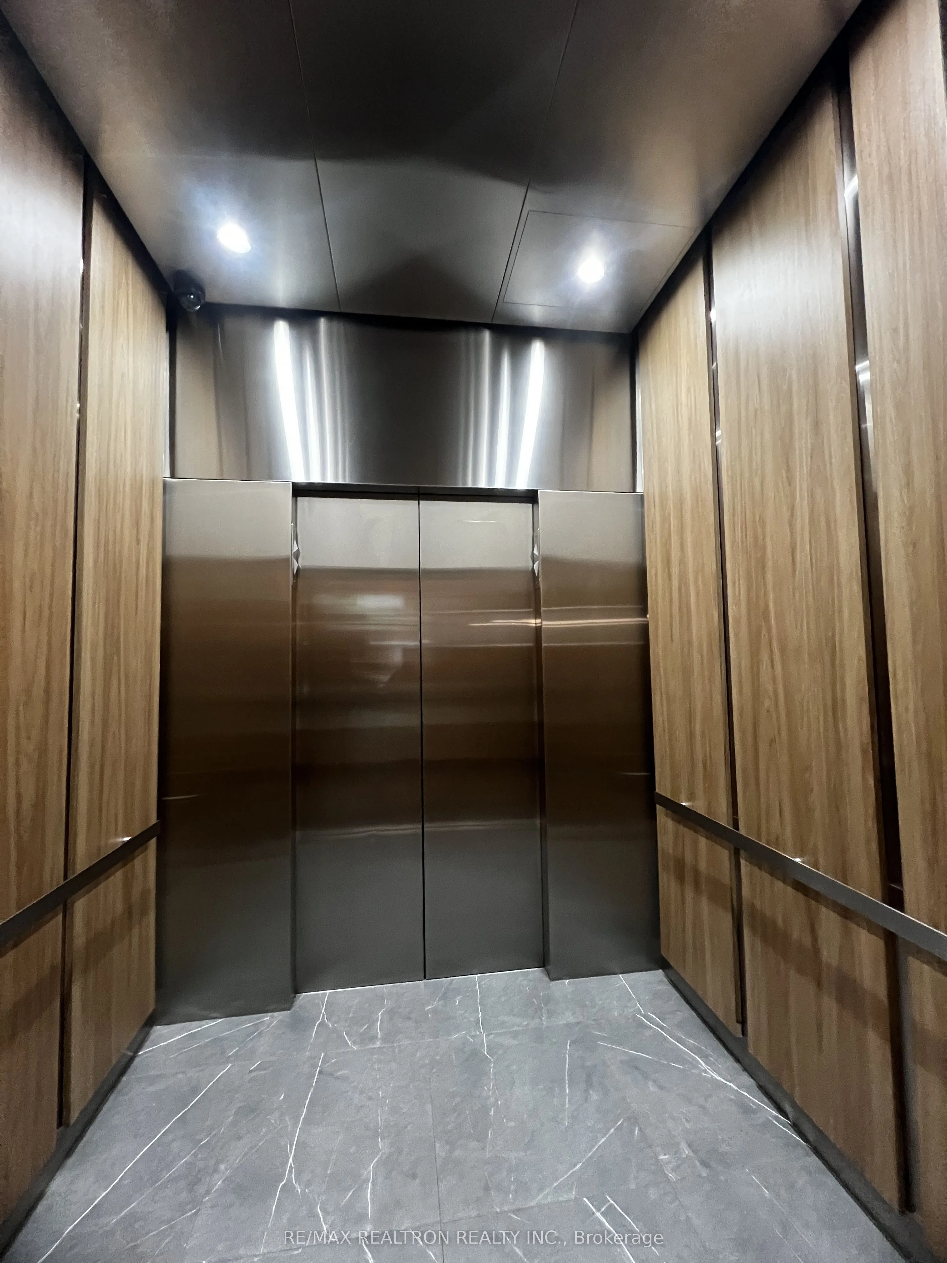 81 Wellesley Street E, #405