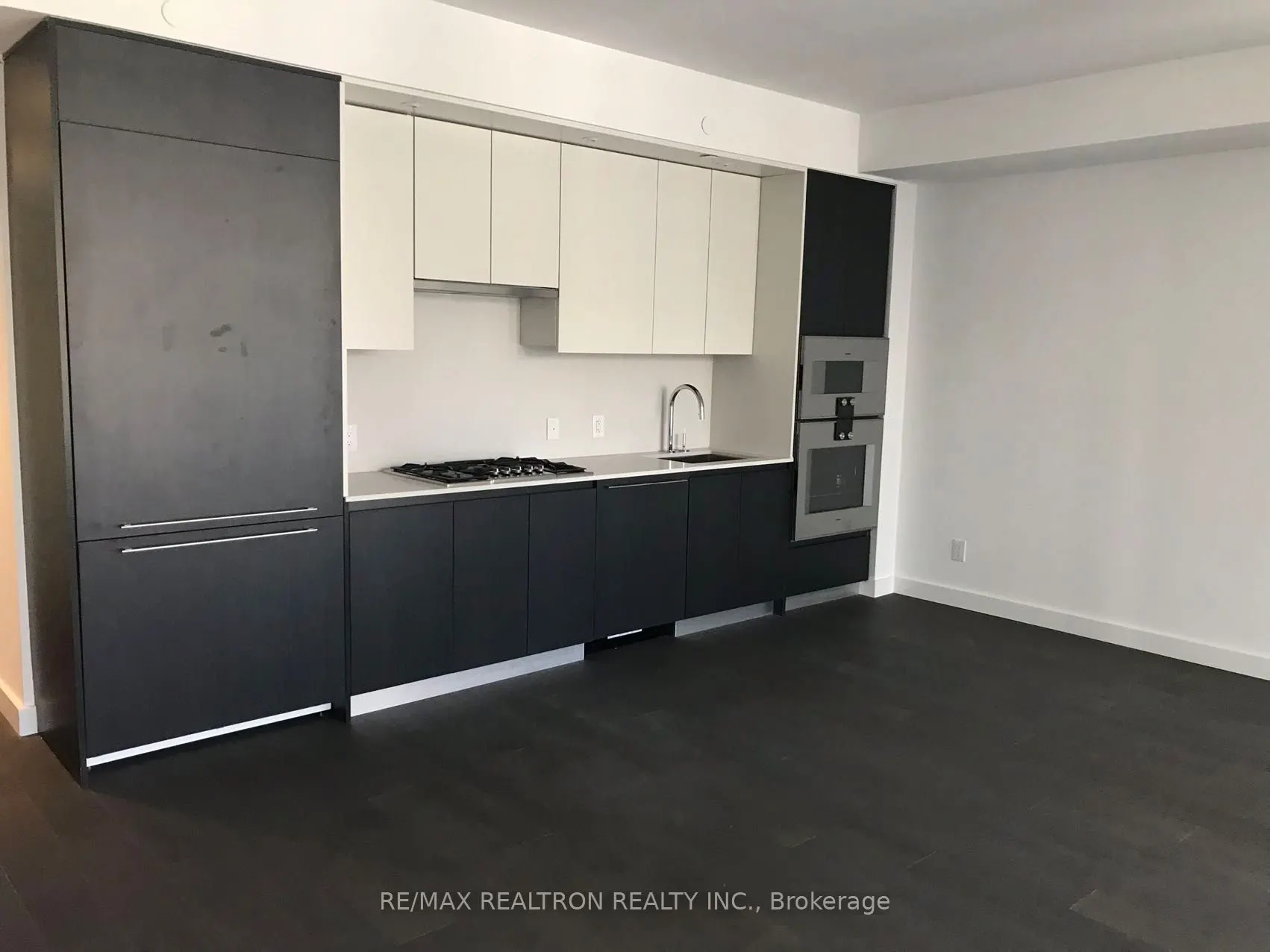 81 Wellesley Street E, #405