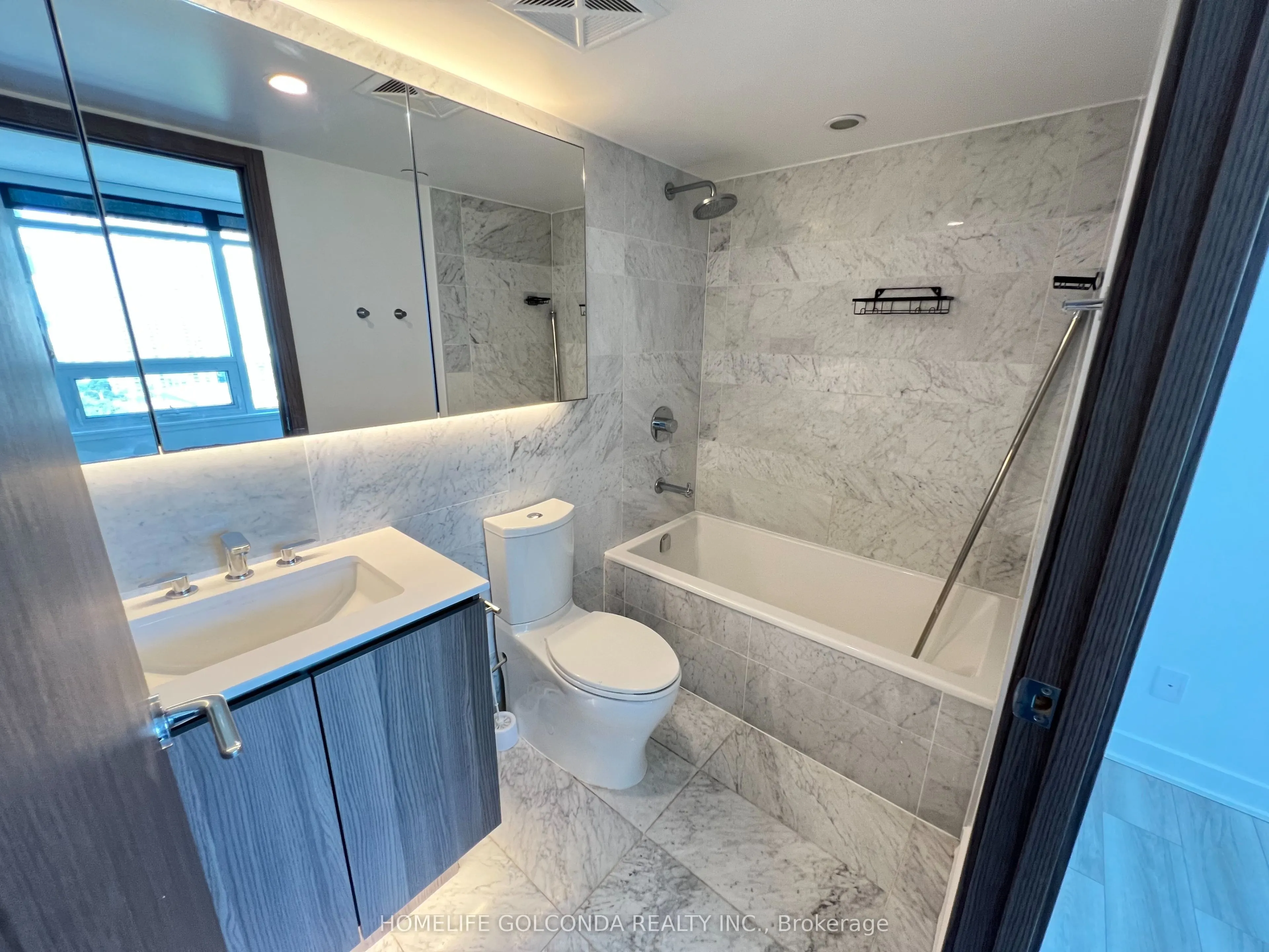 17 Bathurst Street, #2515