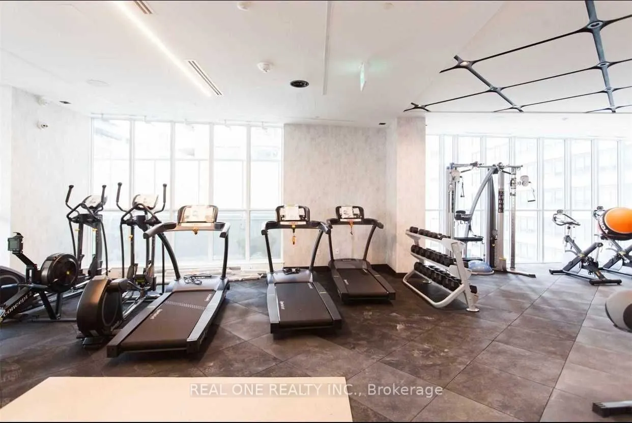 77 Mutual Street, #1111