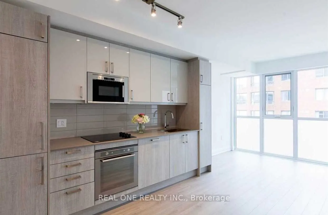 77 Mutual Street, #1111