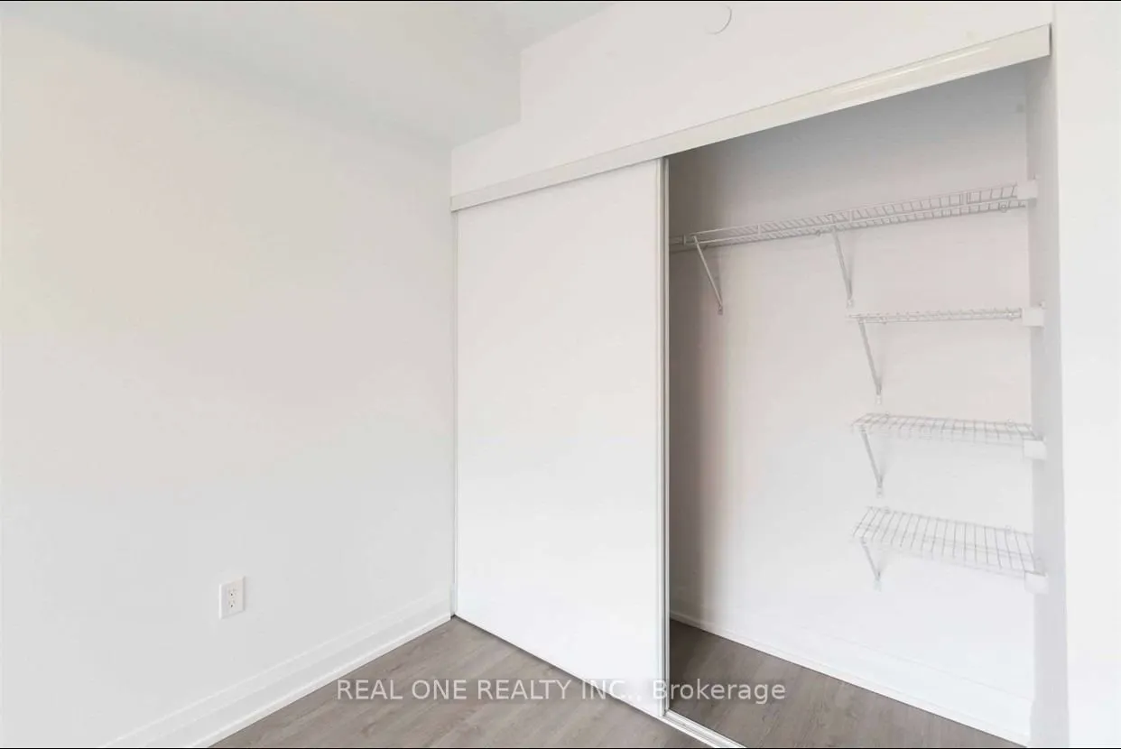 77 Mutual Street, #1111