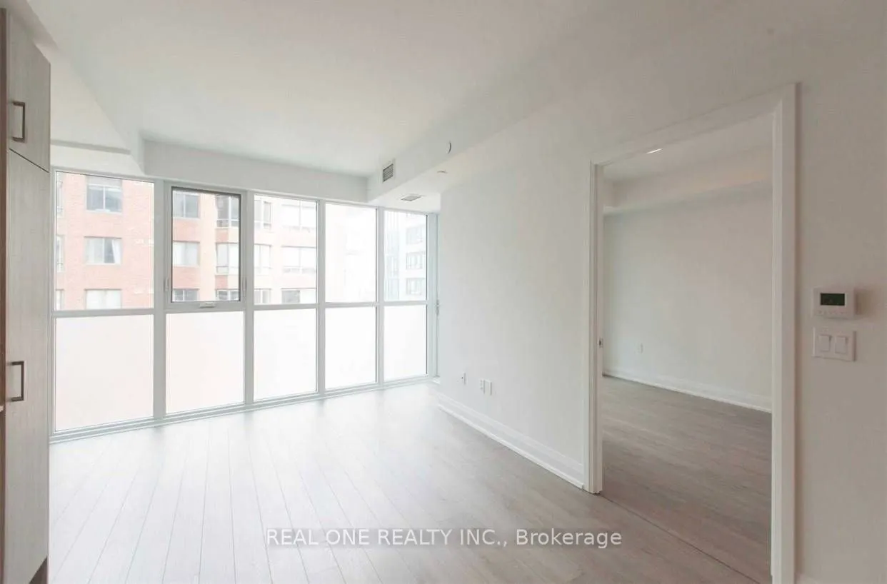 77 Mutual Street, #1111