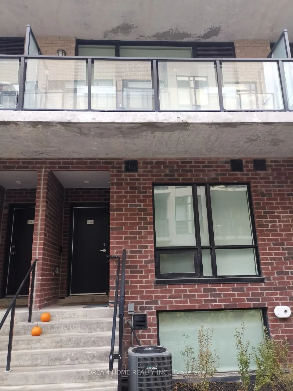 871 Sheppard Avenue W, #32