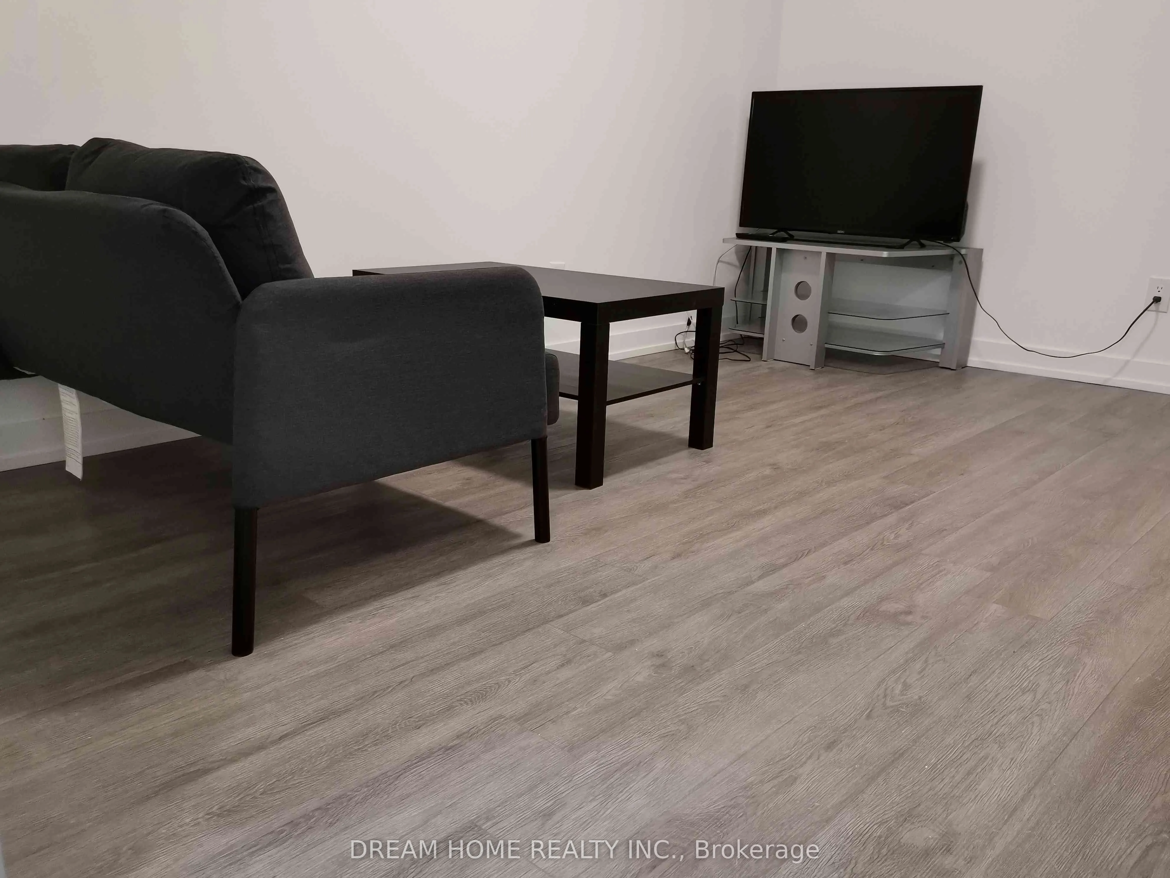 871 Sheppard Avenue W, #32