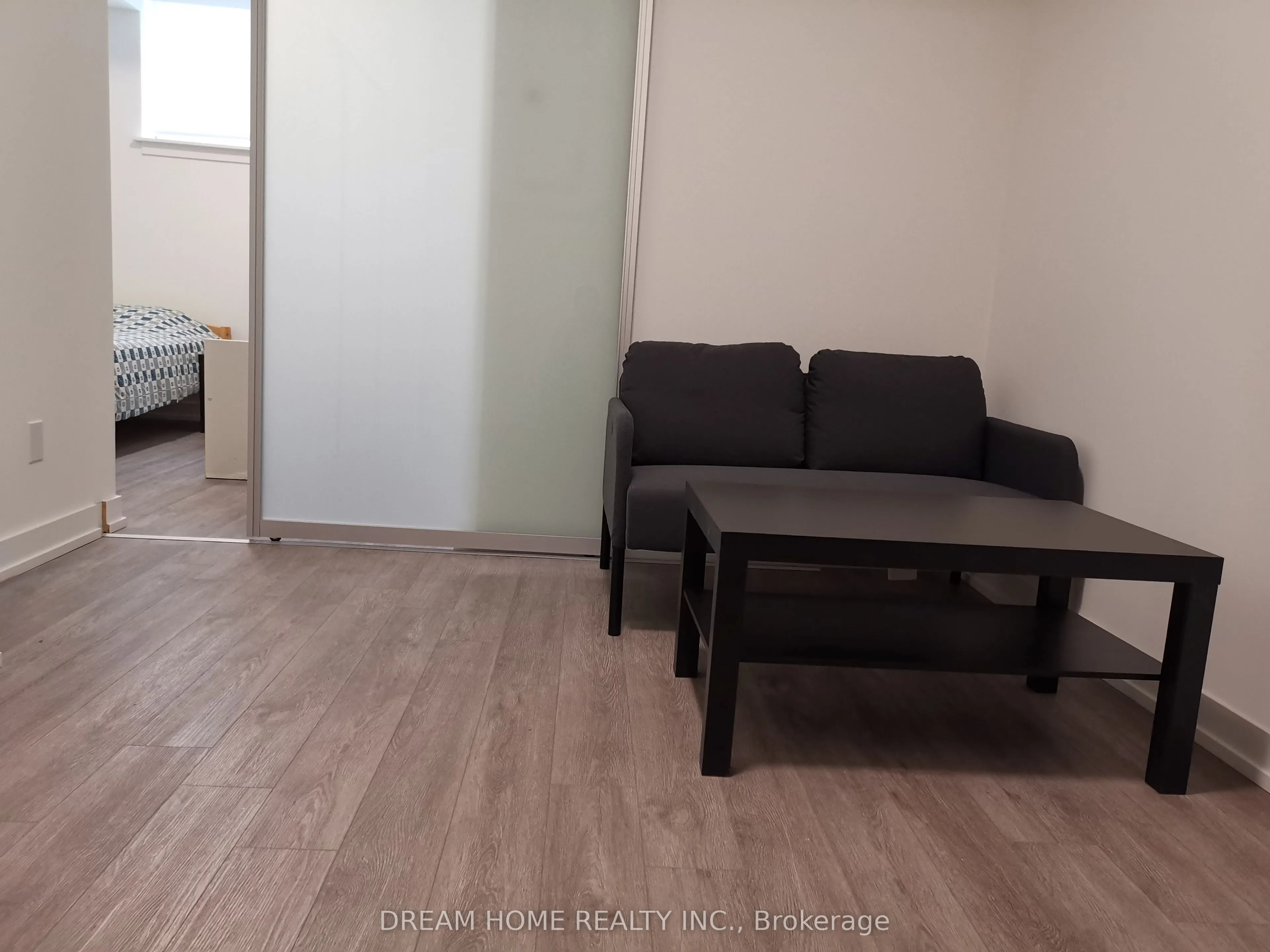 871 Sheppard Avenue W, #32