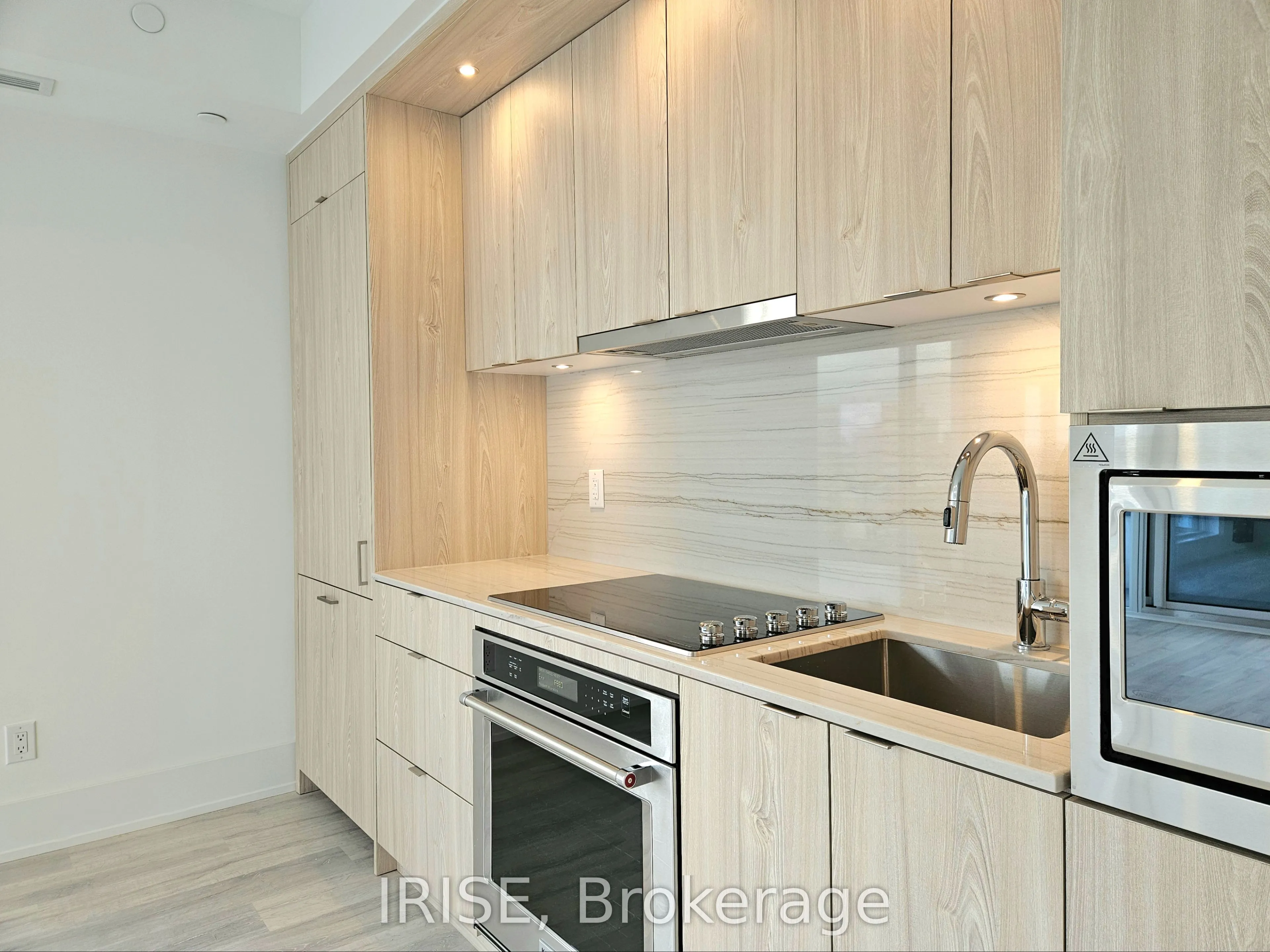 115 Denison Avenue, #812